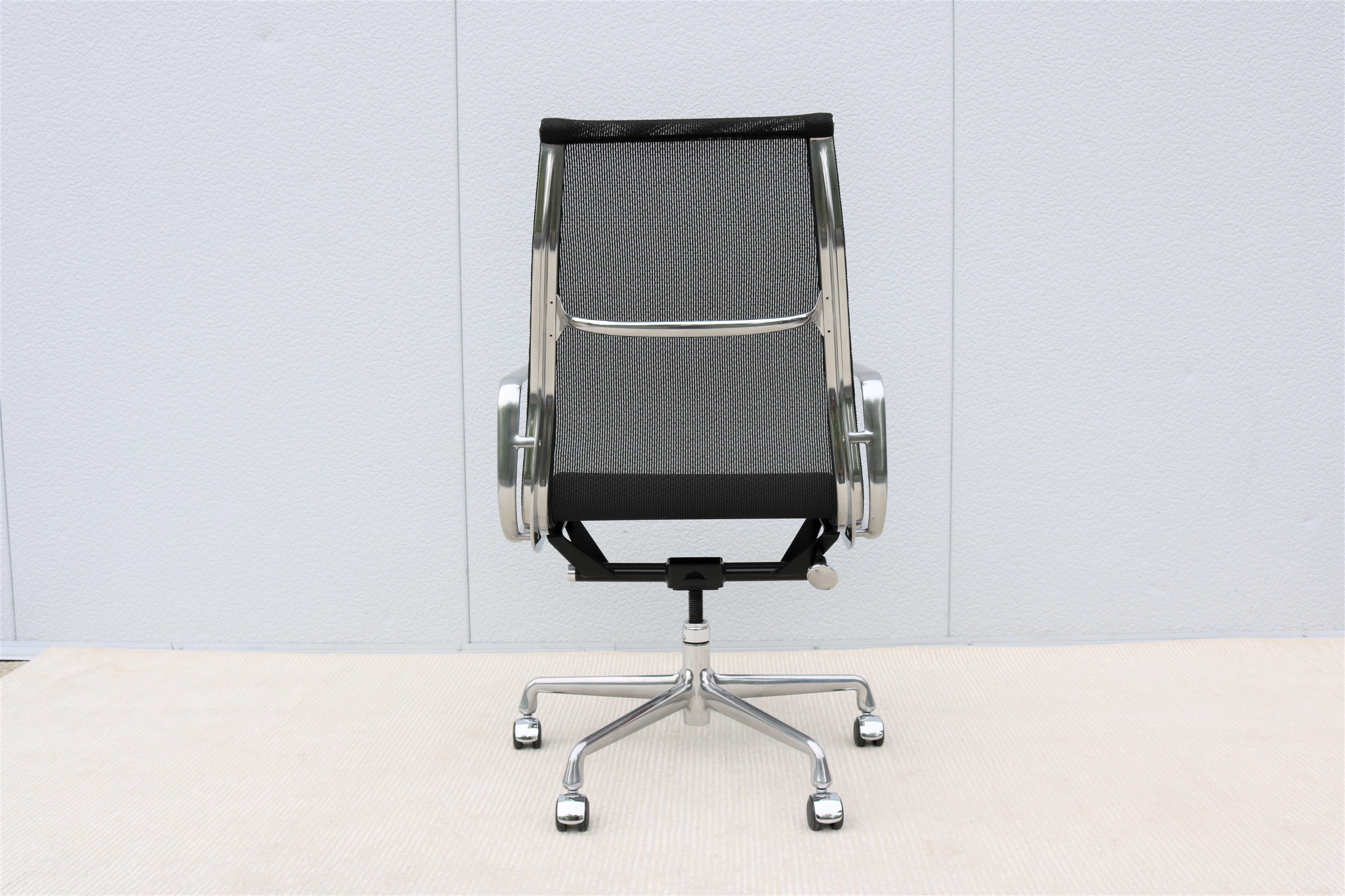 Polished Mid-Century Modern Herman Miller Eames Aluminum Group Black Mesh Executive Chair For Sale