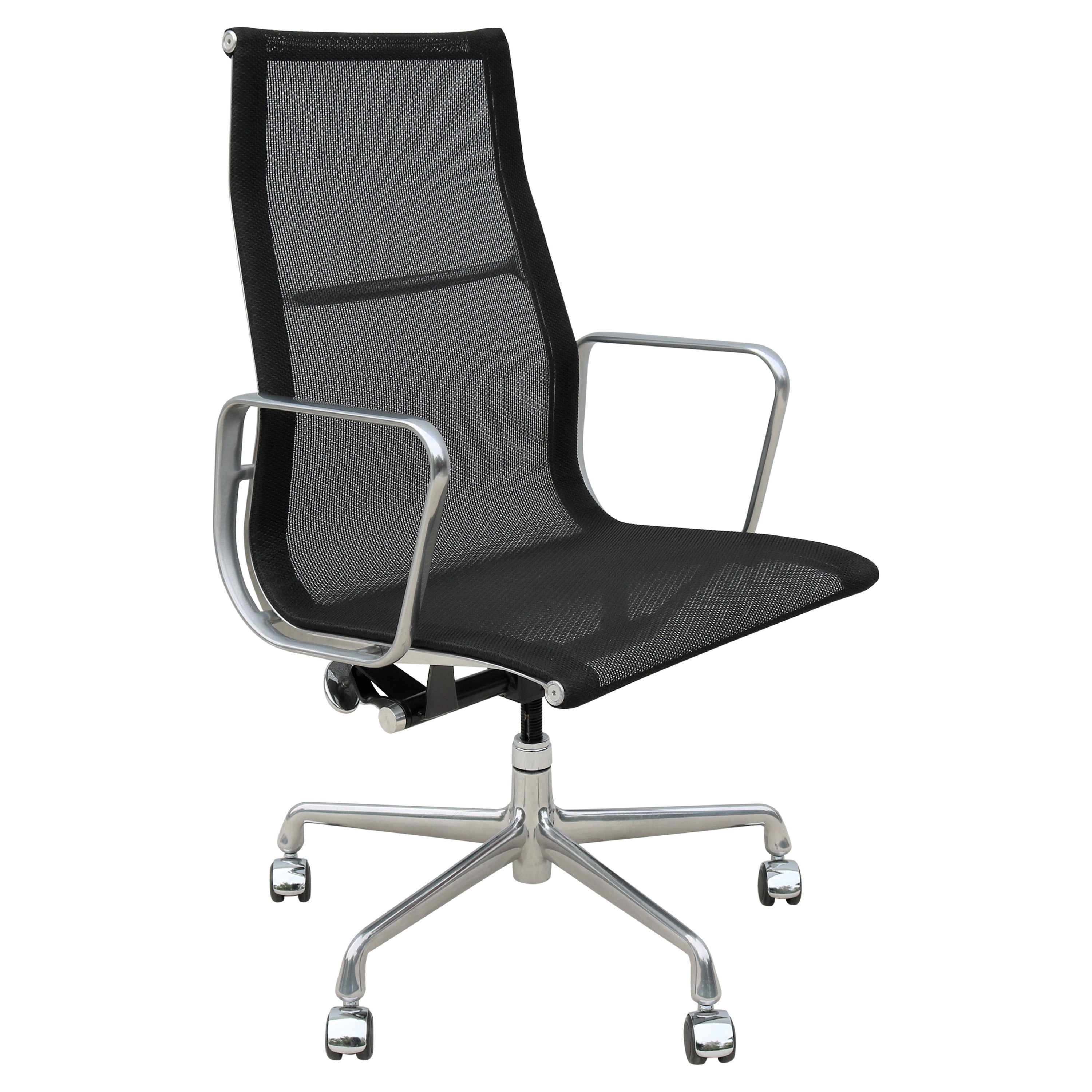 Mid-Century Modern Herman Miller Eames Aluminium Gruppe Schwarz Mesh Chefsessel