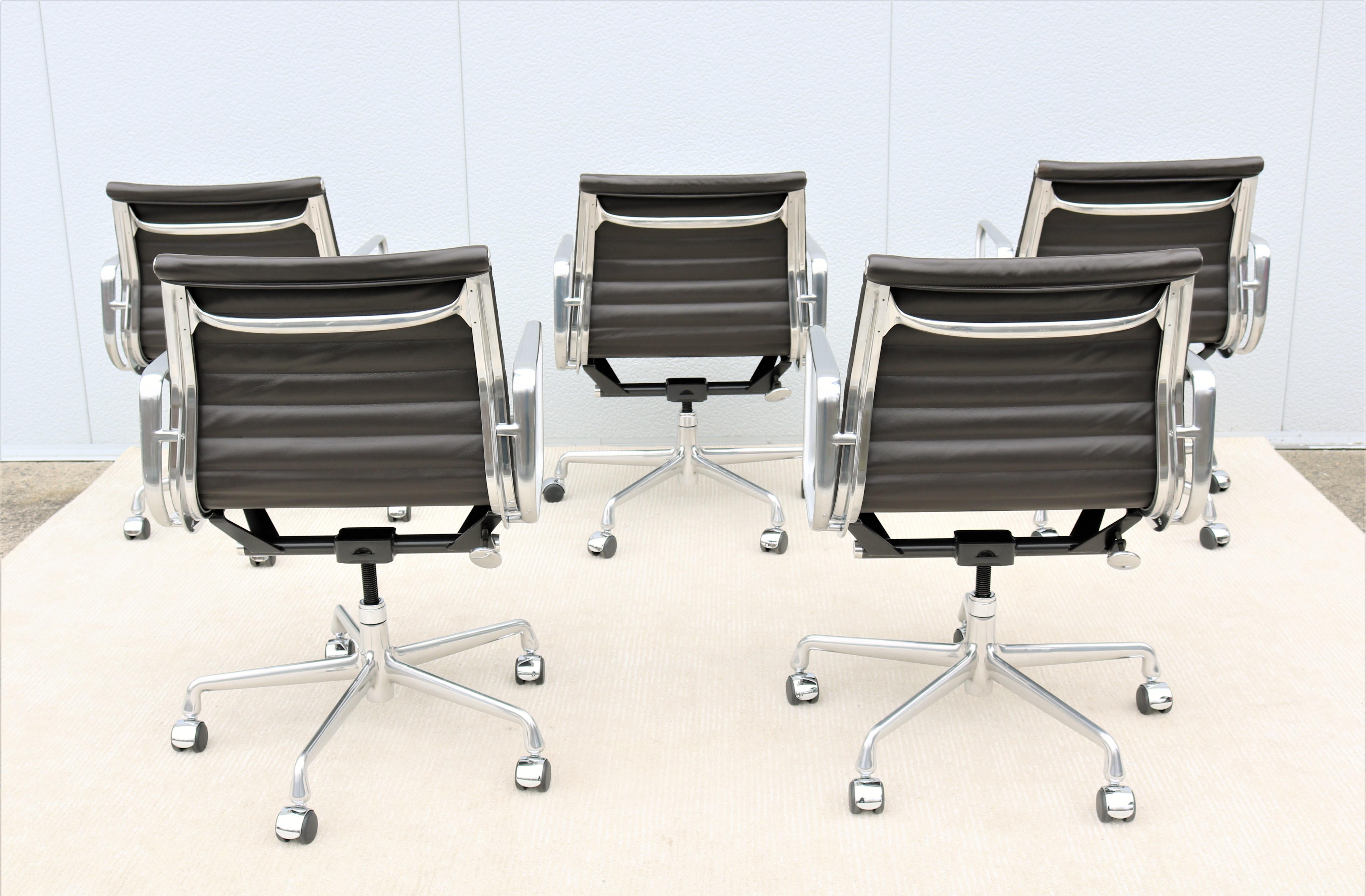 Herman Miller Eames Aluminium Group Leder- Management-Stuhl, Moderne der Mitte des Jahrhunderts im Angebot 6