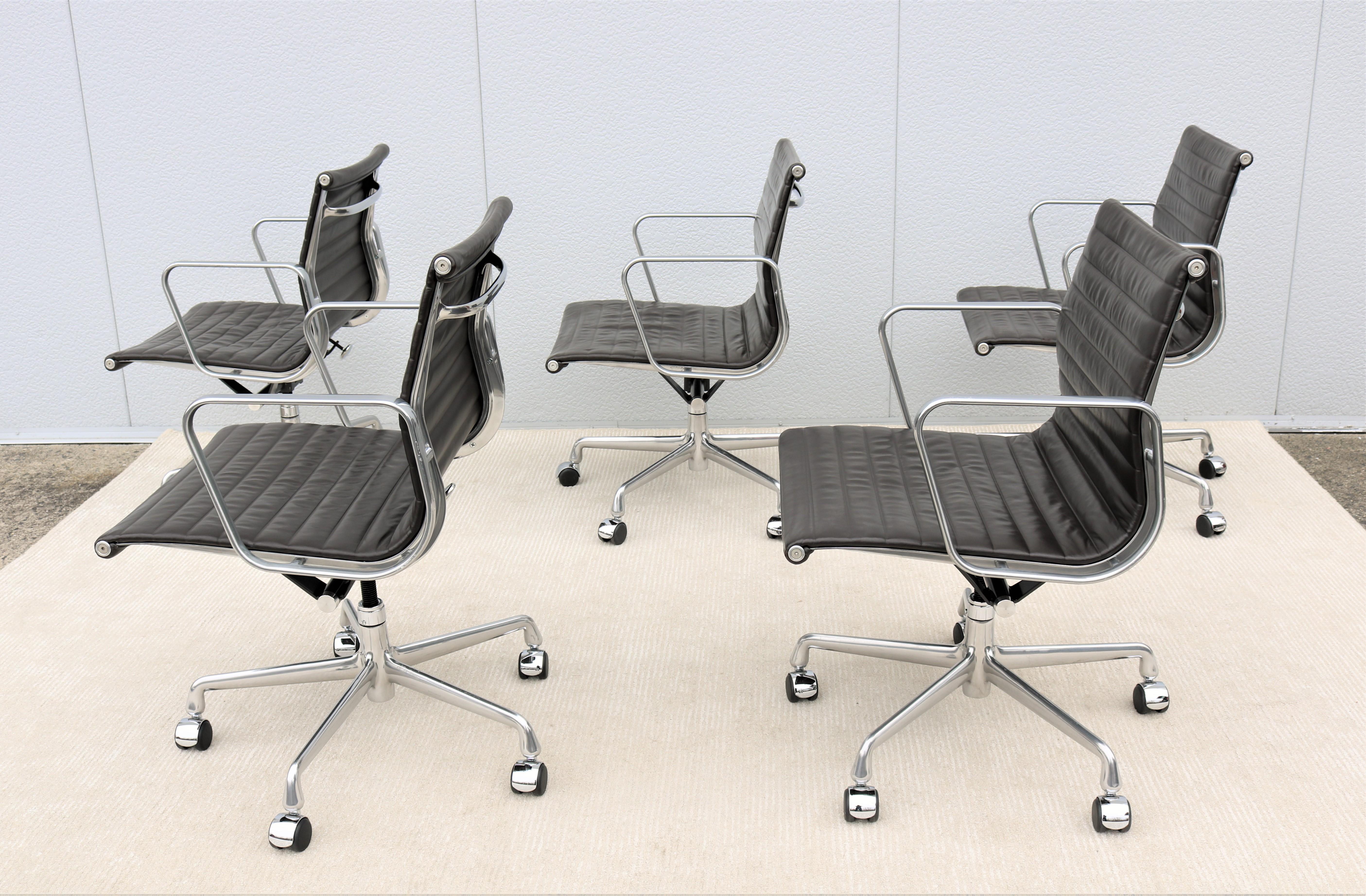 Herman Miller Eames Aluminium Group Leder- Management-Stuhl, Moderne der Mitte des Jahrhunderts im Angebot 7