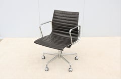 Mid-Century Modern Herman Miller Eames Aluminum Group Leather Management Chair