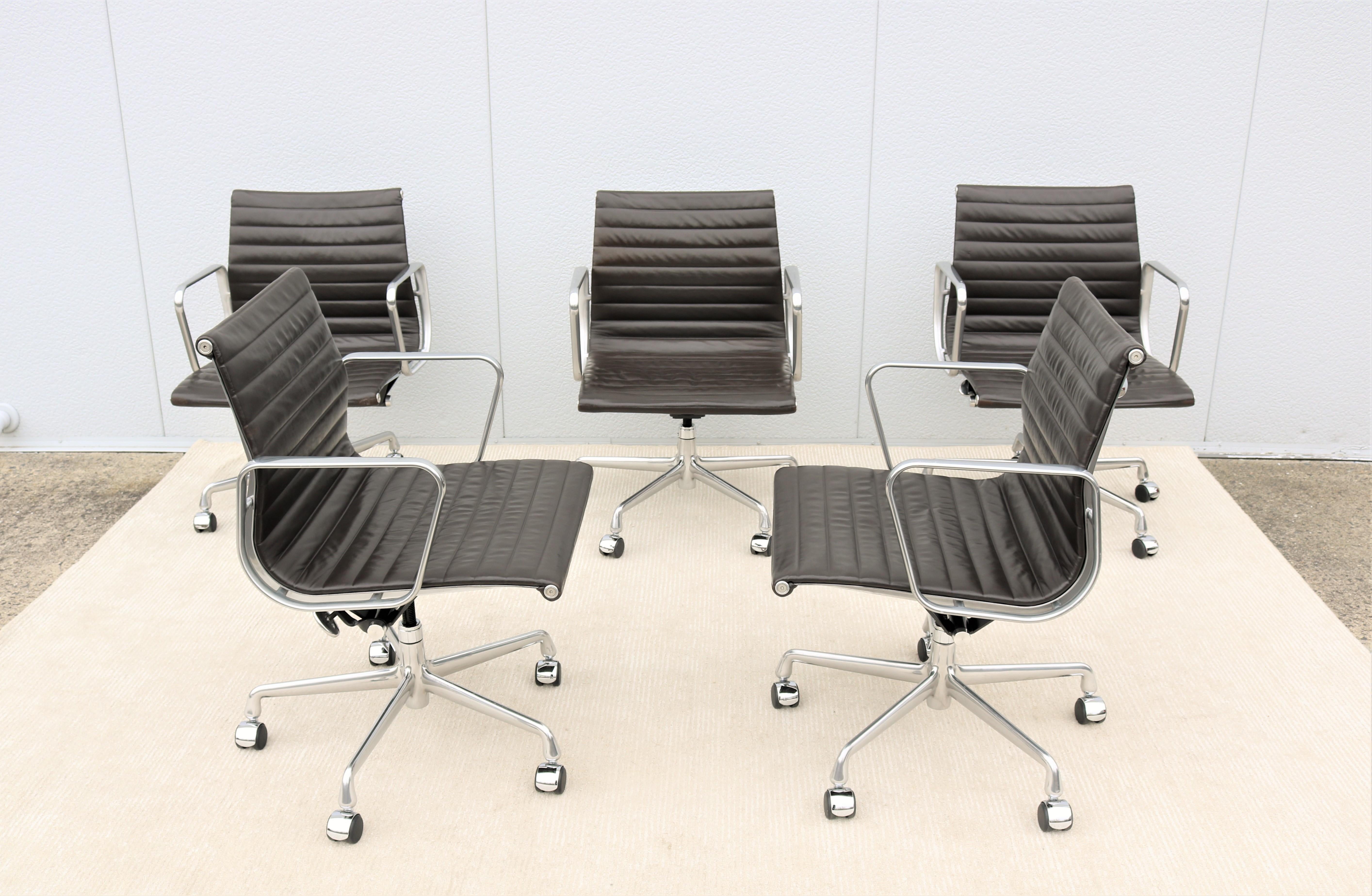 Herman Miller Eames Aluminium Group Leder- Management-Stuhl, Moderne der Mitte des Jahrhunderts im Angebot 1