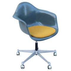 Mid-Century Modern Herman Miller Eames Molded Fiberglass Gray Desk Task Armchair