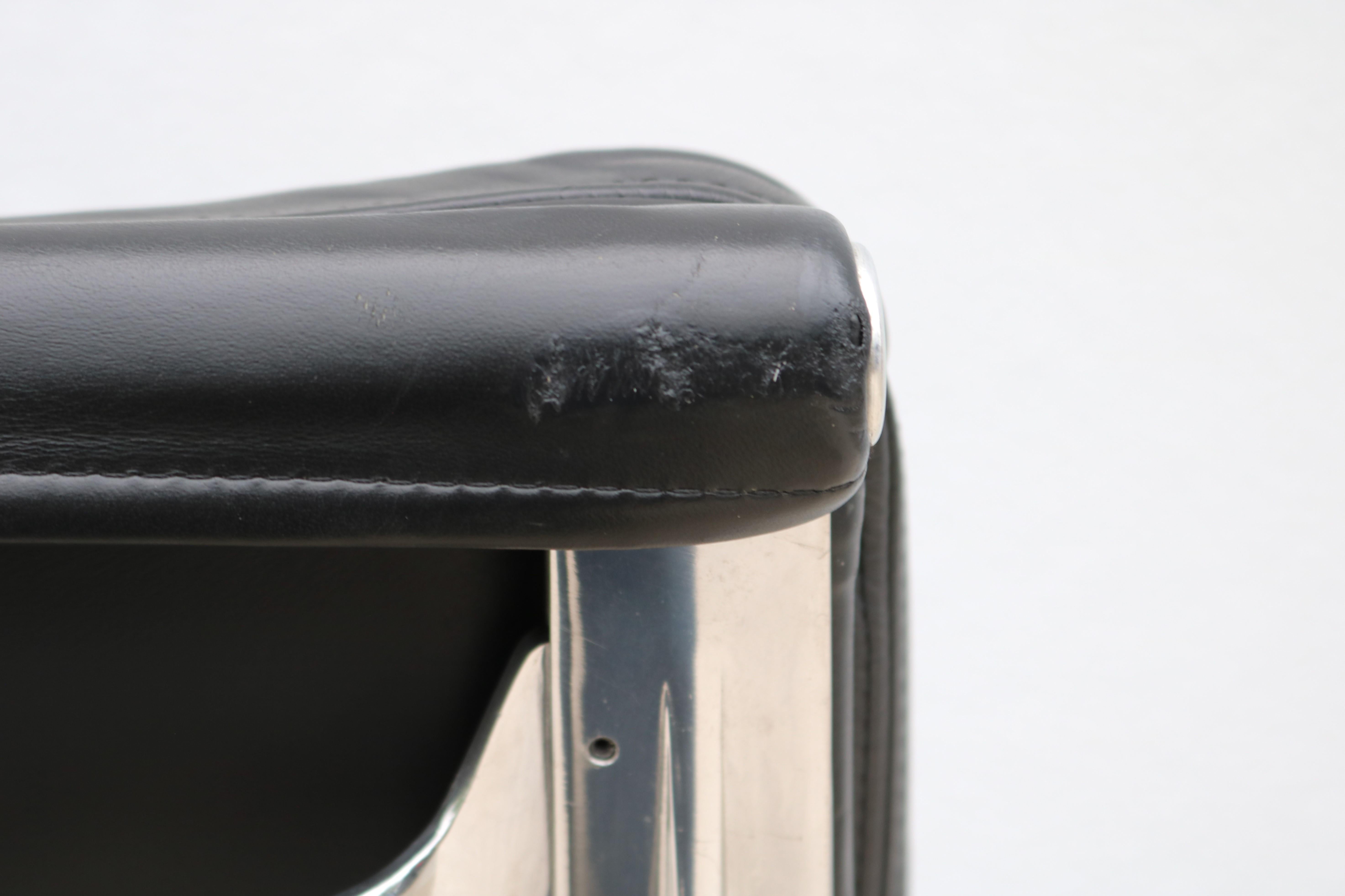 Mid-Century Modern Herman Miller Eames Soft Pad Black Leather Management Chair 10