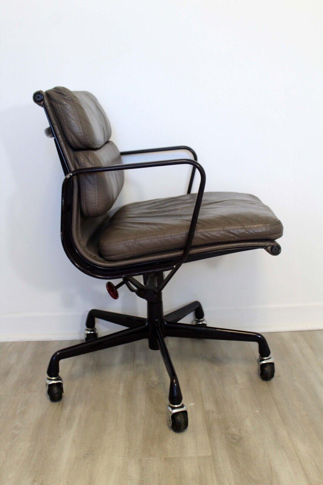 Mid-Century Modern Herman Miller Eames Soft Pad Leather Office Armchair 1988 6