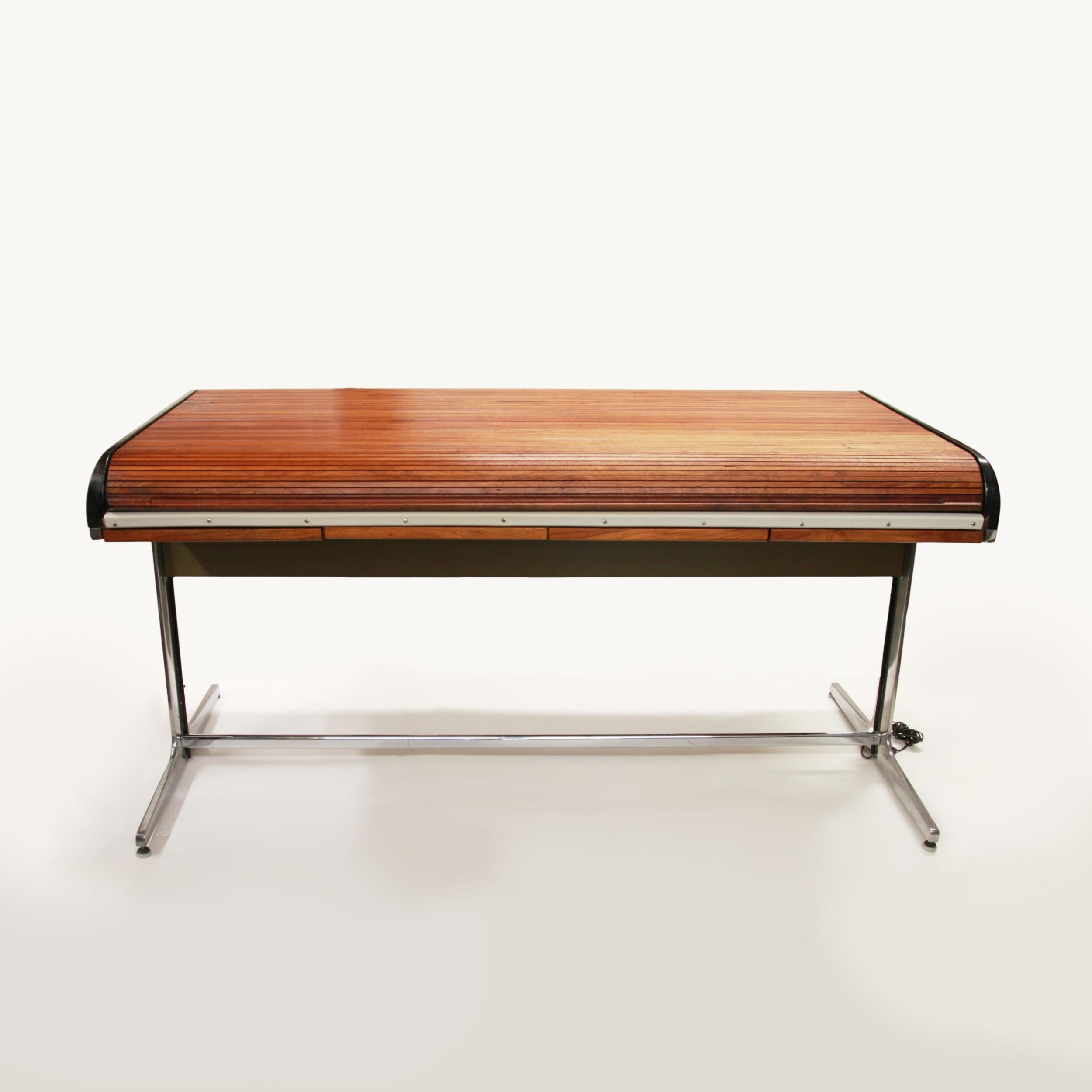 Mid-Century Modern Herman Miller Roll Top Action Office Desk by George Nelson In Good Condition For Sale In Lafayette, IN