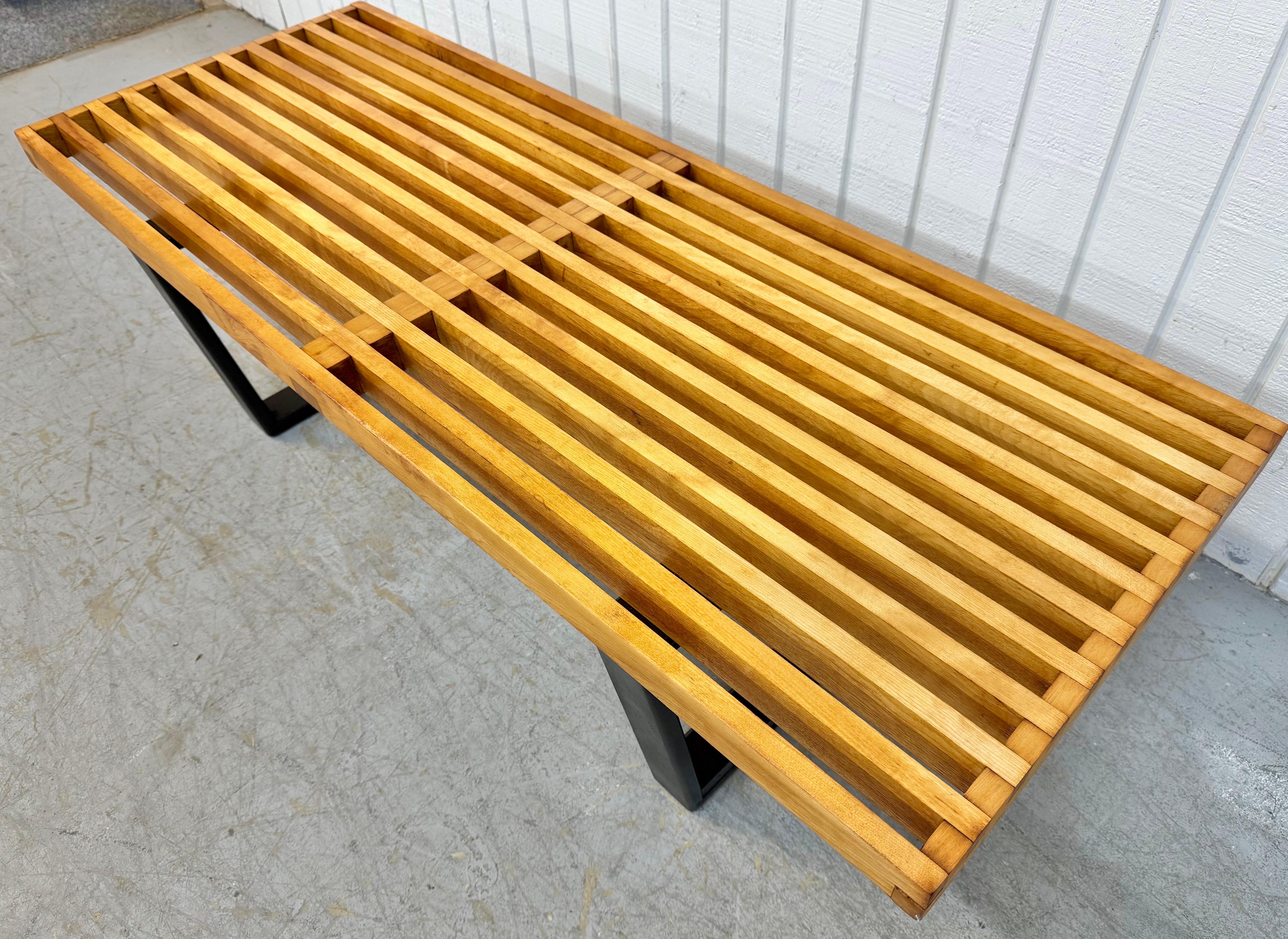 Mid-Century Modern Banc à lattes The Moderns Aerman Miller en vente