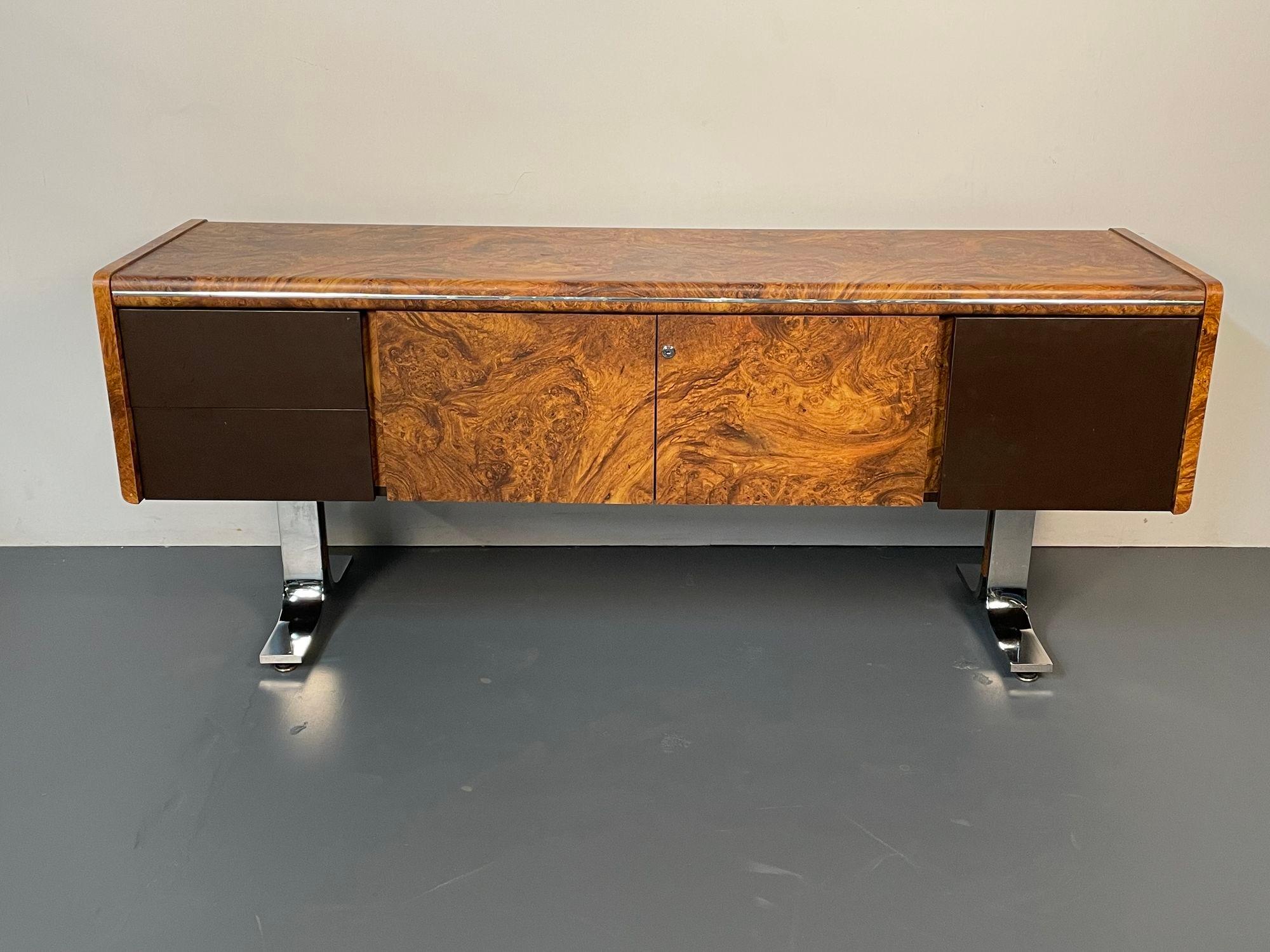 Leif Jacobsen Style, Mid-Century Modern, Credenza, Burlwood, Canada, 1950s For Sale 2