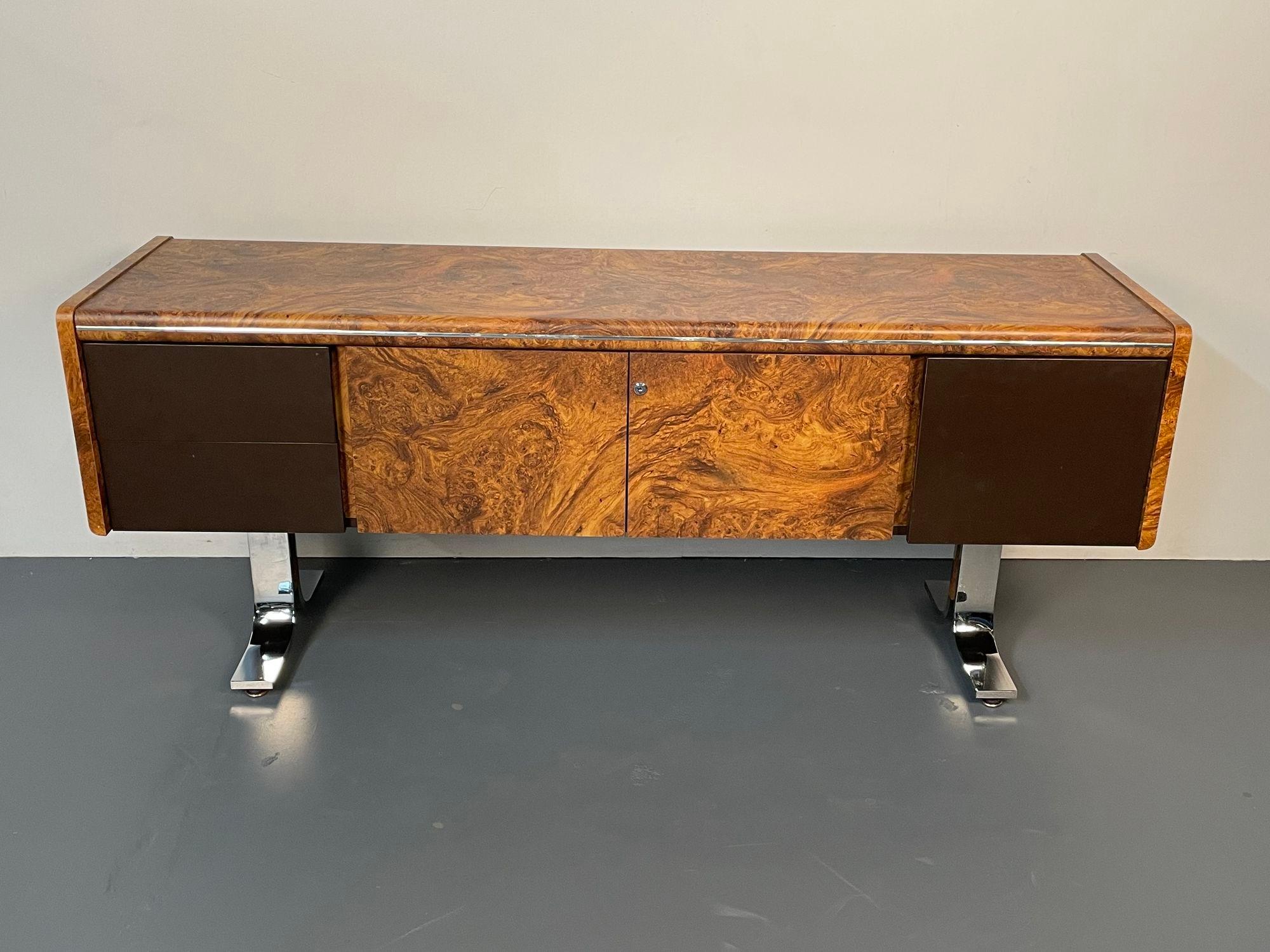 Leif Jacobsen Style, Mid-Century Modern, Credenza, Burlwood, Canada, 1950s For Sale 1