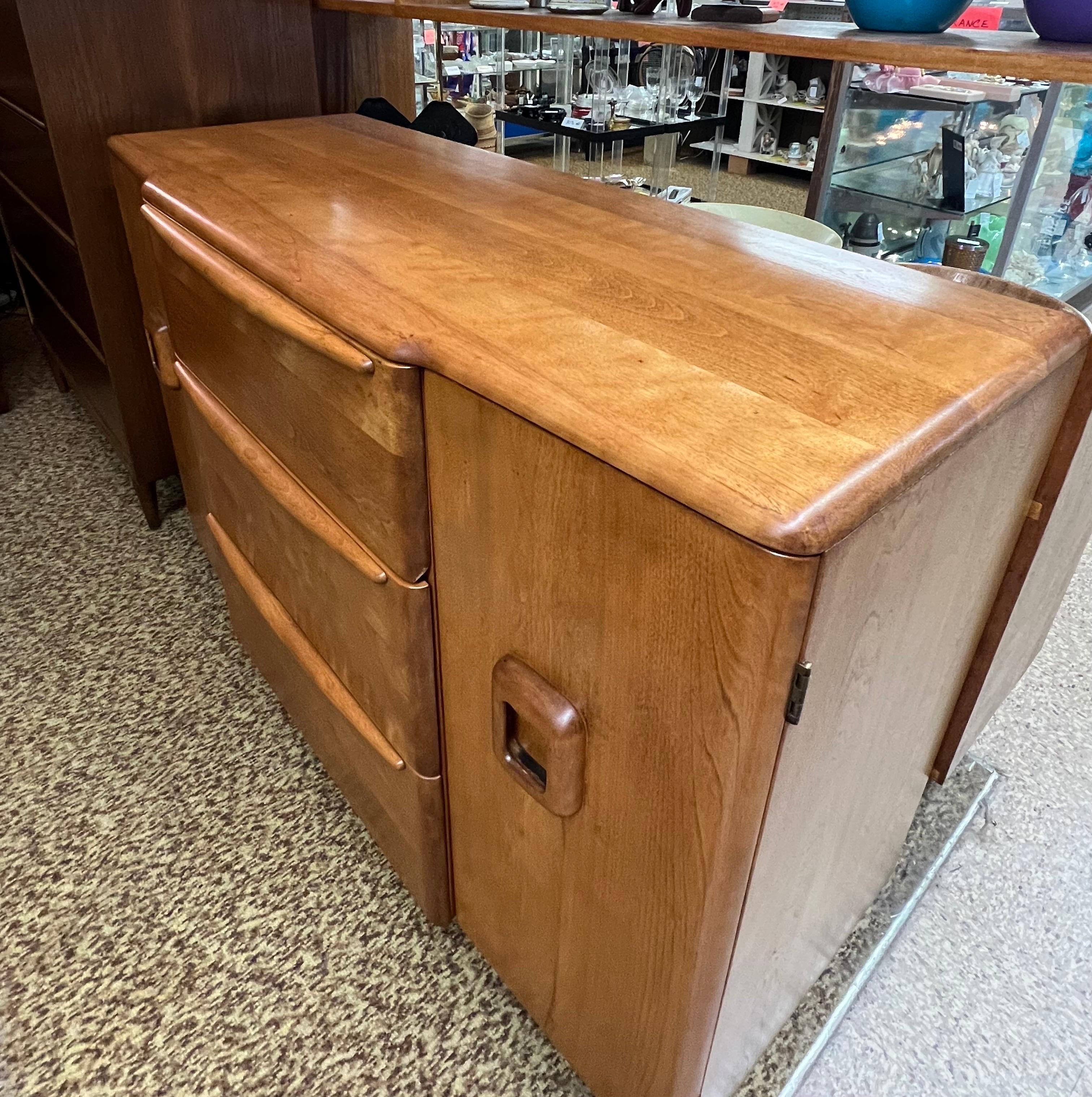 Mid-Century Modern Heywood Wakefield Buffet or Credenza with Figured Maple Burl 1