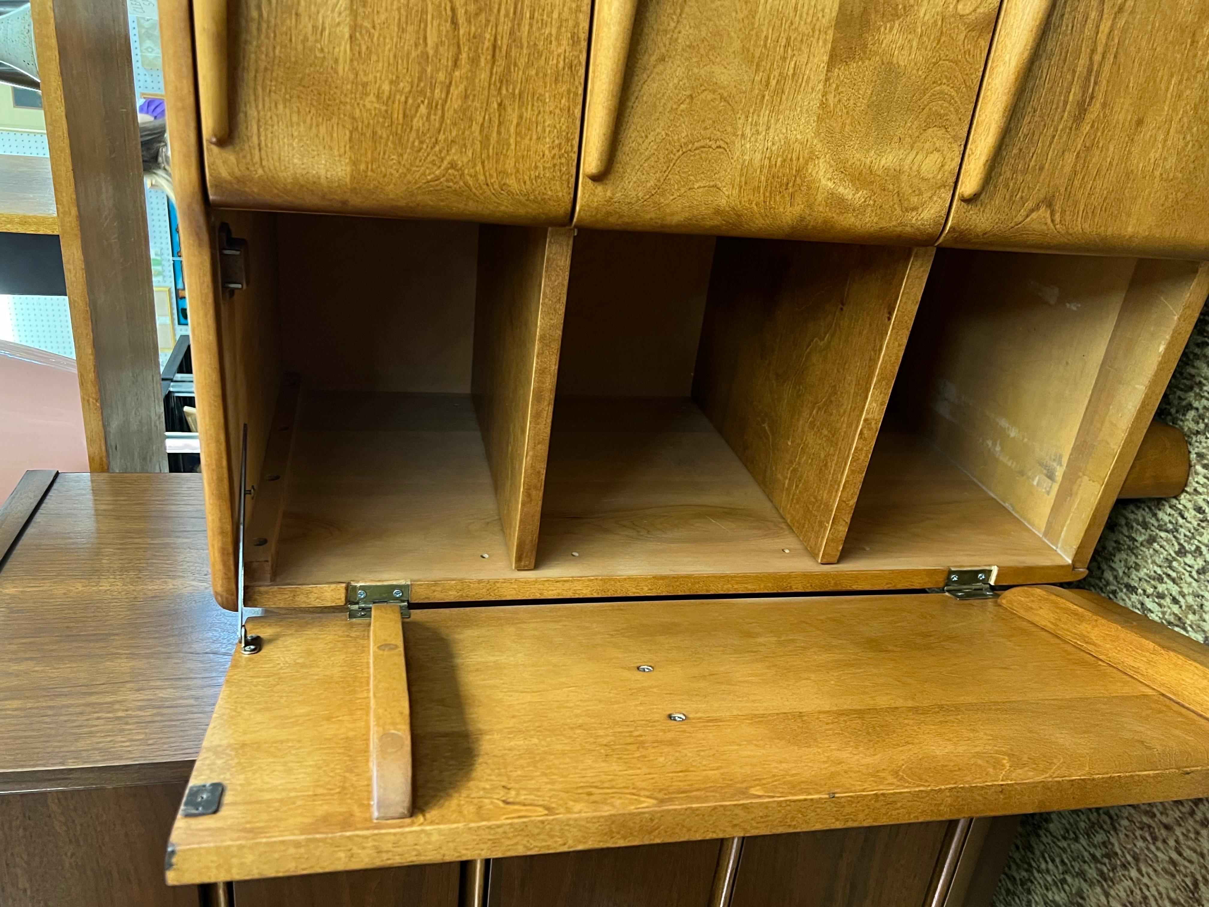 Mid-Century Modern Heywood Wakefield Buffet or Credenza with Figured Maple Burl 4