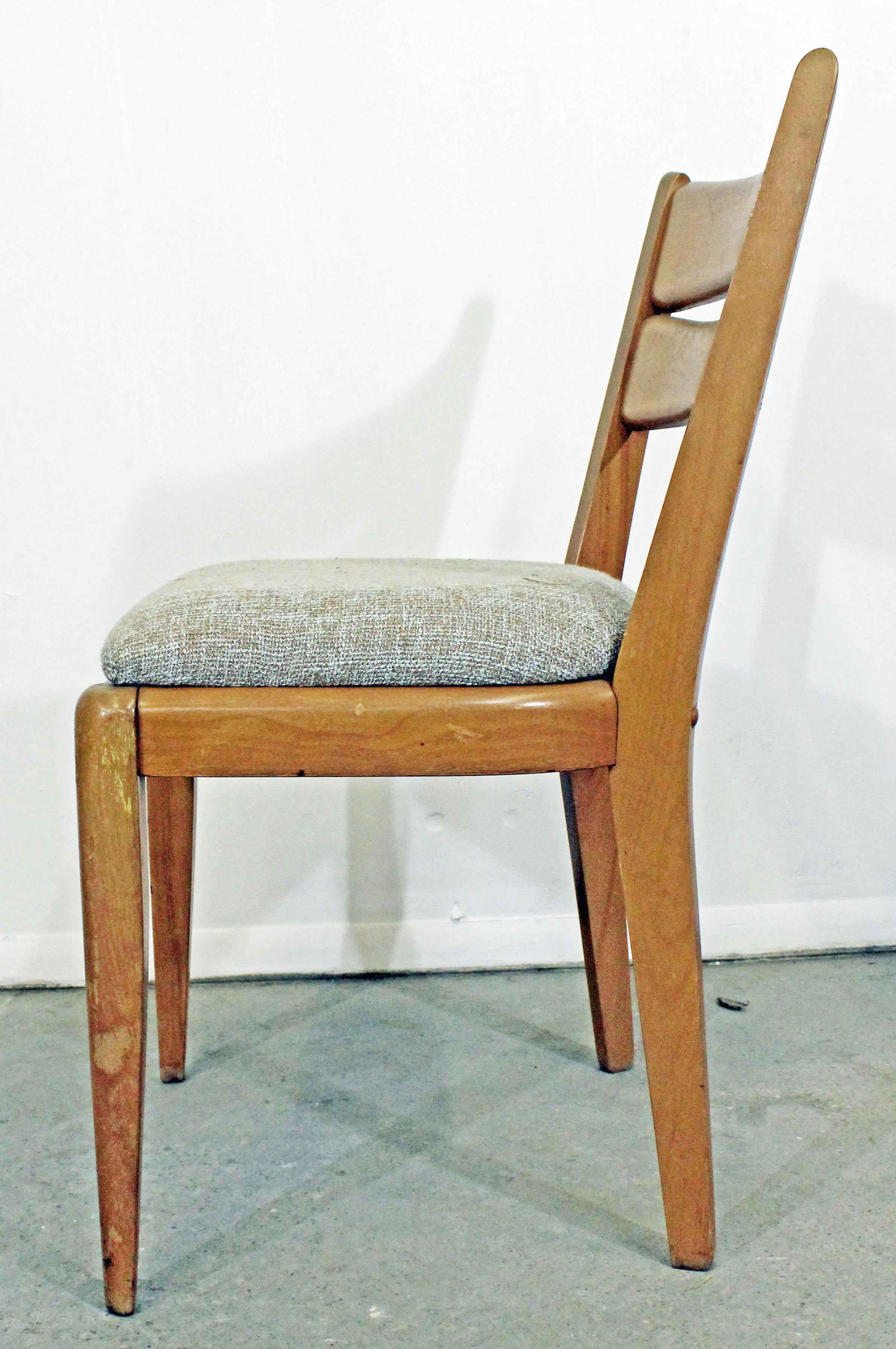 Mid-Century Modern Heywood Wakefield 'Cat's Eye' Champagne Dining Chair M151 In Good Condition In Wilmington, DE