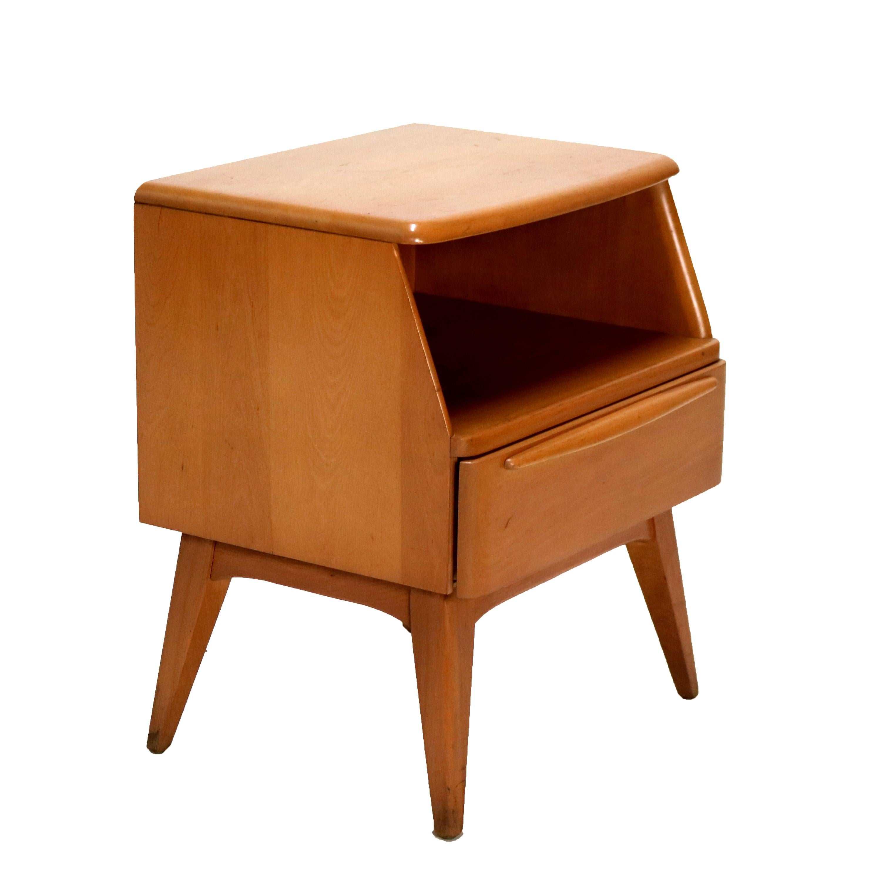Mid Century Modern Heywood Wakefield Champagne Maple Side Stand C1950 In Good Condition In Big Flats, NY
