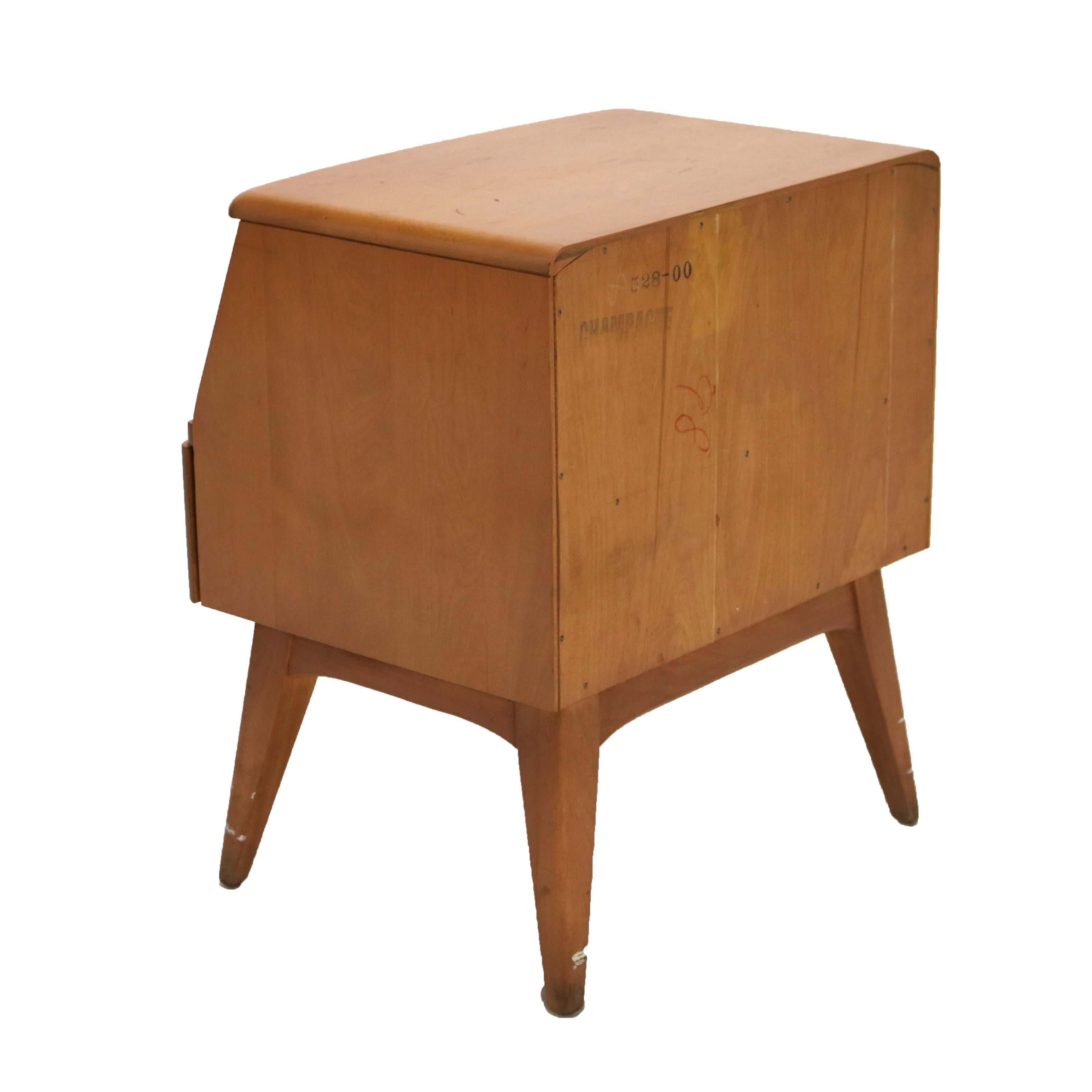 20th Century Mid Century Modern Heywood Wakefield Champagne Maple Side Stand C1950