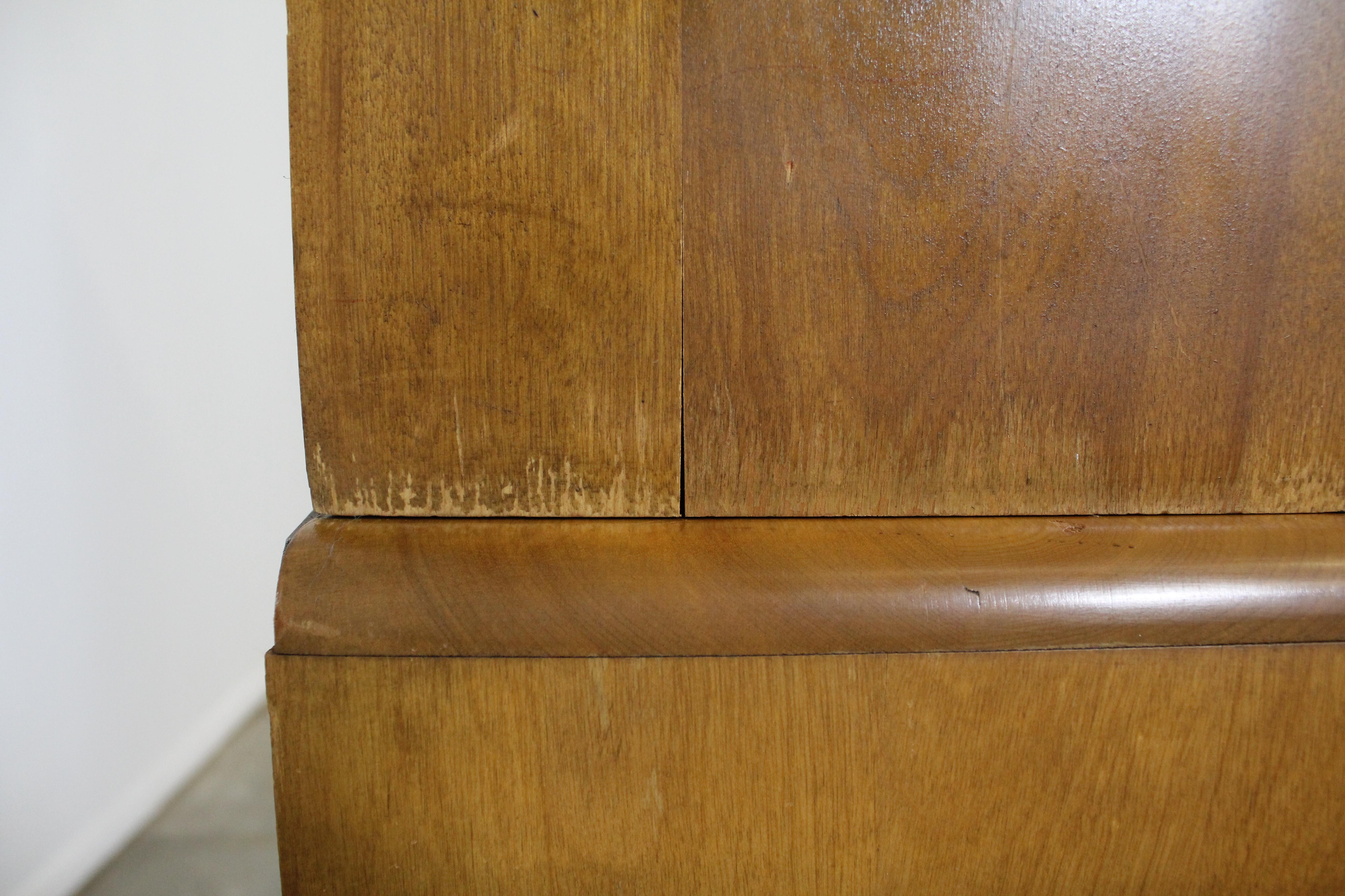 American Mid-Century Modern Heywood-Wakefield Coronet Champagne China Cabinet
