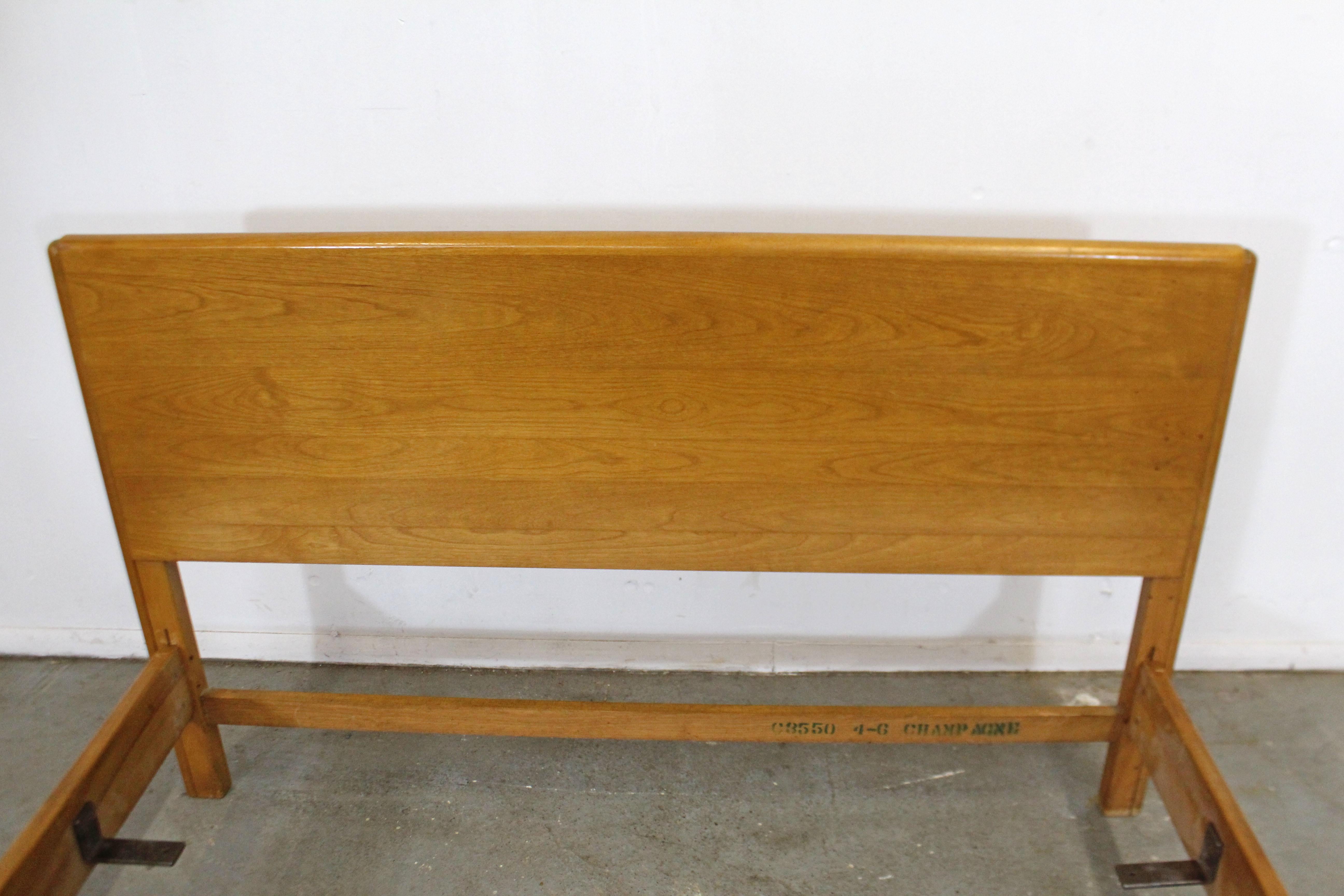 Mid-Century Modern Heywood Wakefield Crescendo Champagne Full Size Bed Frame In Fair Condition In Wilmington, DE
