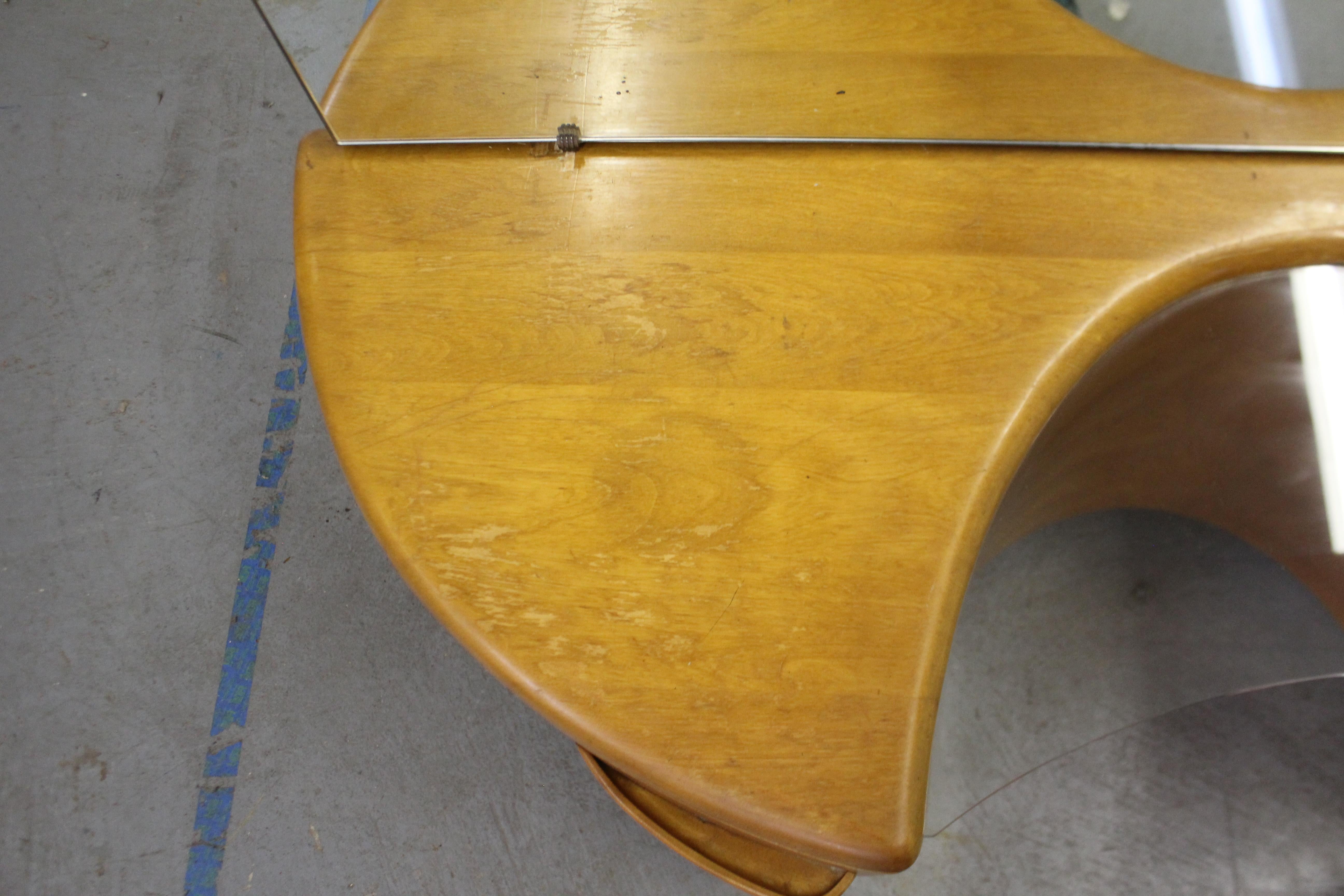 Mid-Century Modern Heywood Wakefield Crescendo Champagne Vanity with Mirror In Fair Condition In Wilmington, DE