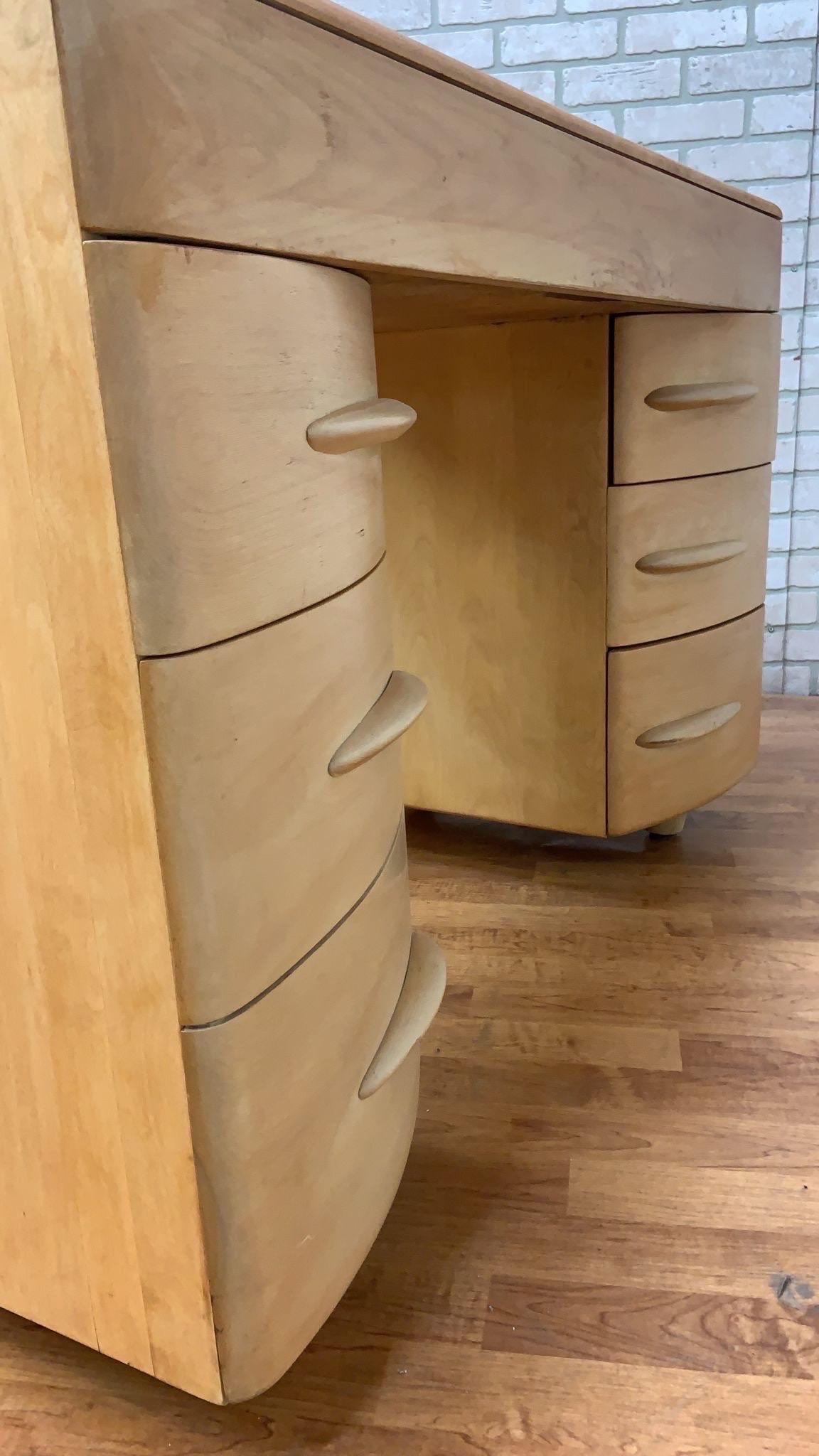 Mid-Century Modern Heywood-Wakefield Desk In Good Condition In Chicago, IL