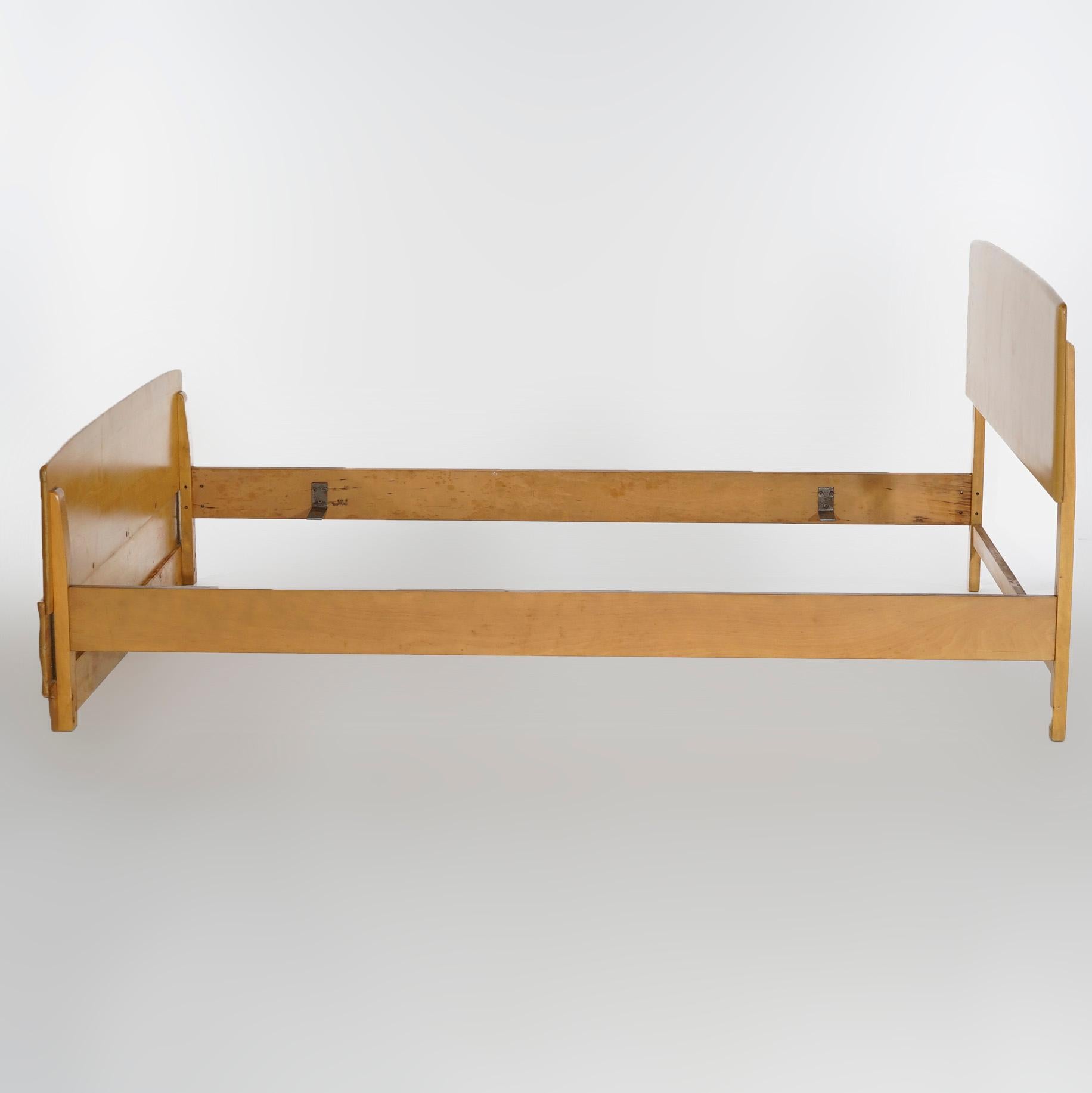 American Mid-Century Modern Heywood Wakefield Double Bed, Wheat Finish, circa 1950 For Sale