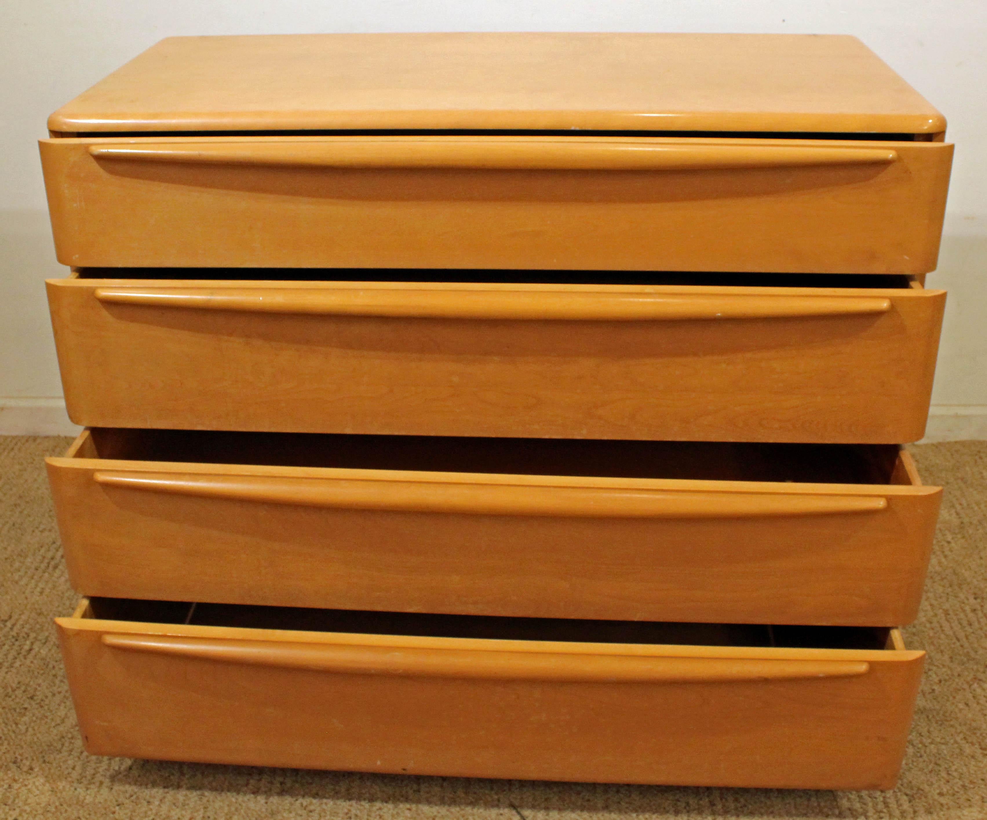 Mid-Century Modern Heywood Wakefield Encore Champagne Bachelor Chest In Fair Condition In Wilmington, DE