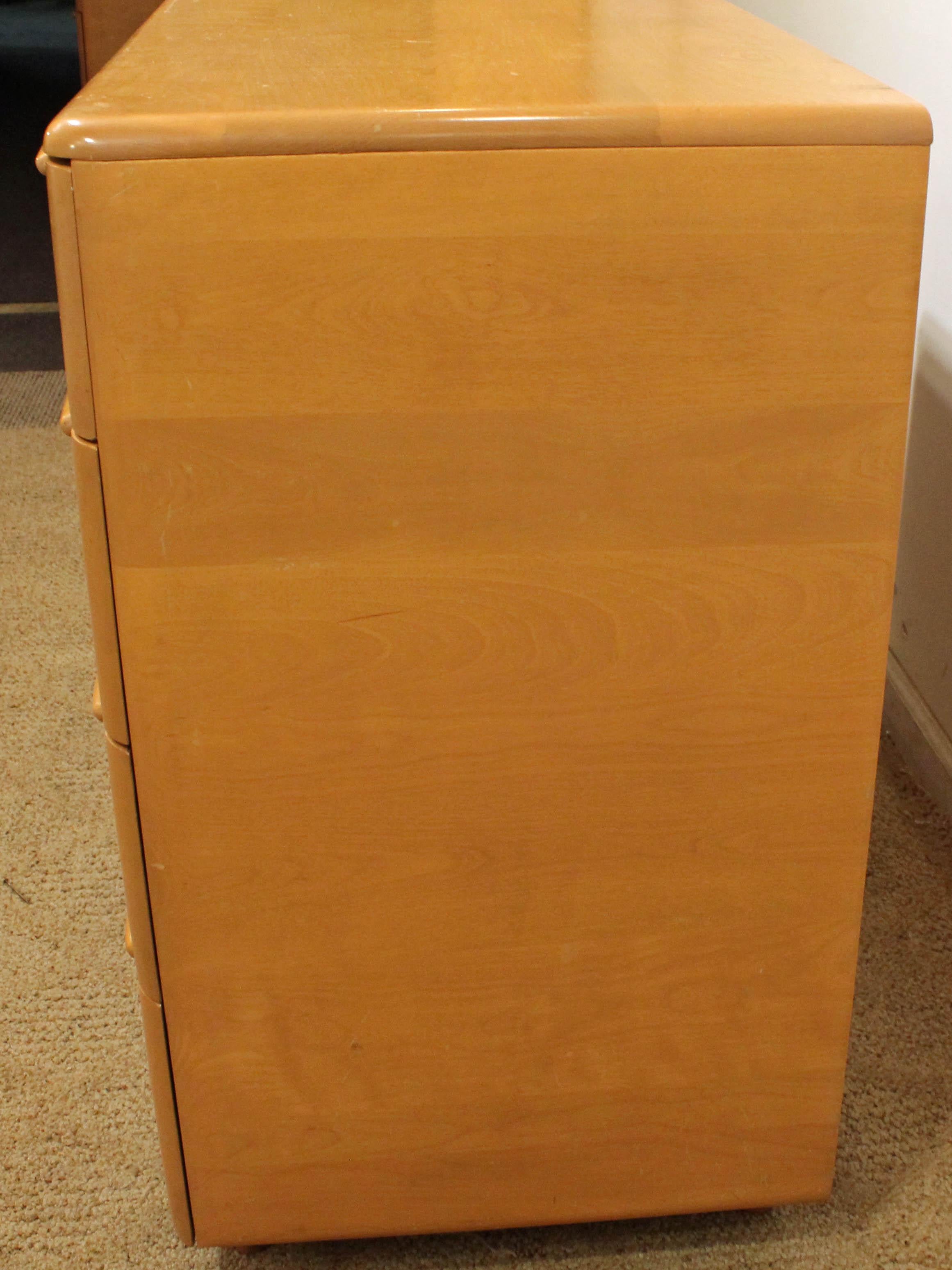 20th Century Mid-Century Modern Heywood Wakefield Encore Champagne Bachelor Chest