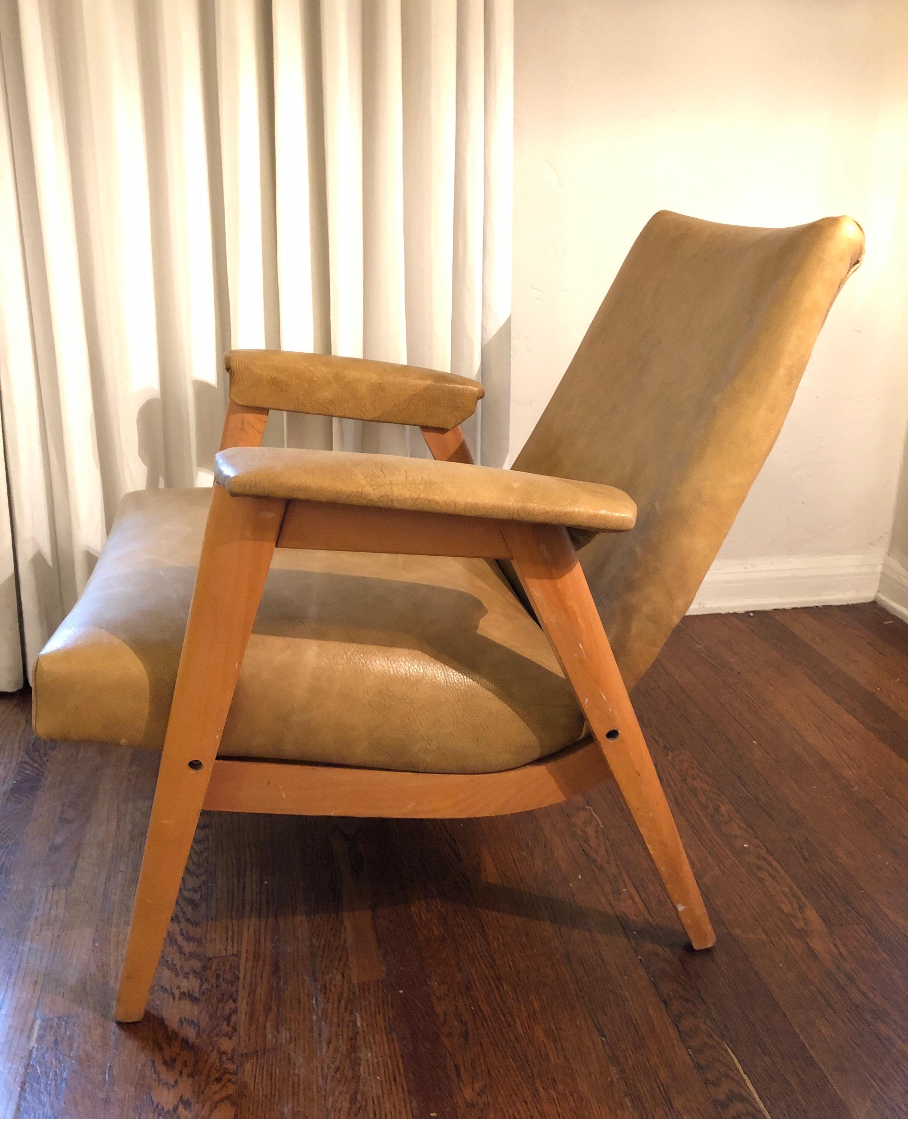 Mid-Century Modern Heywood Wakefield Leather Chair 1