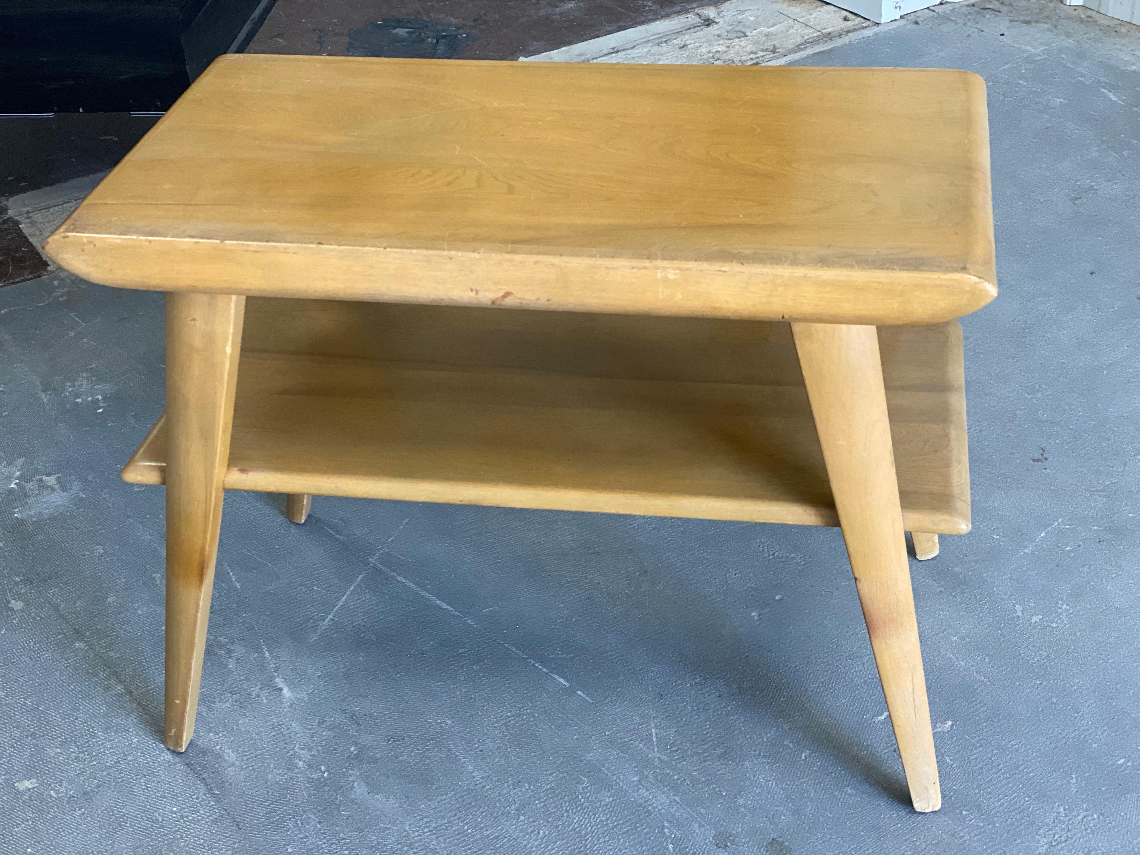 American Mid-Century Modern Heywood Wakefield Maple Two Tiered Side Table For Sale
