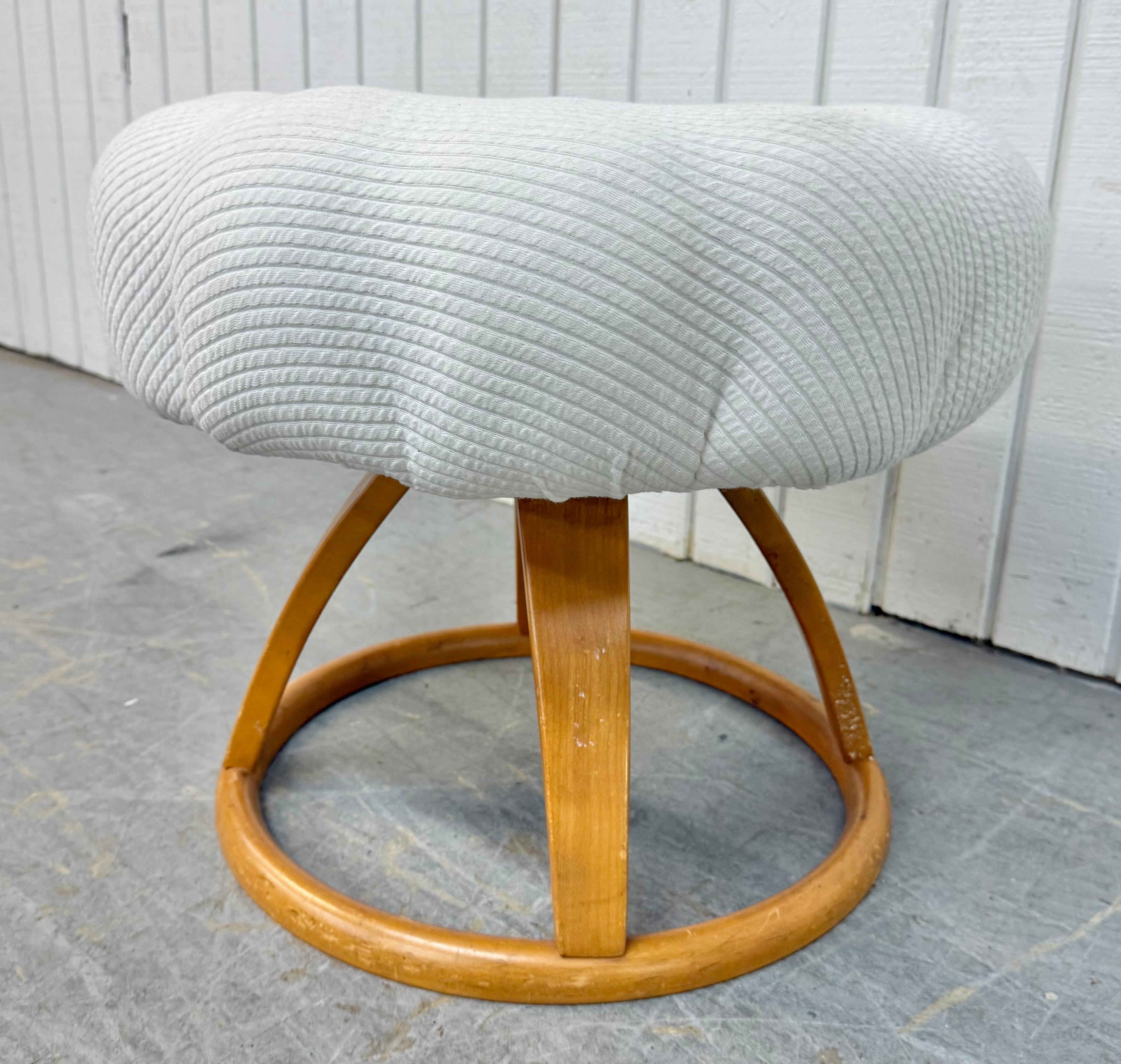 Mid-Century Modern Tabouret de vanité pivotant Heywood Wakefield moderne du milieu du siècle en vente