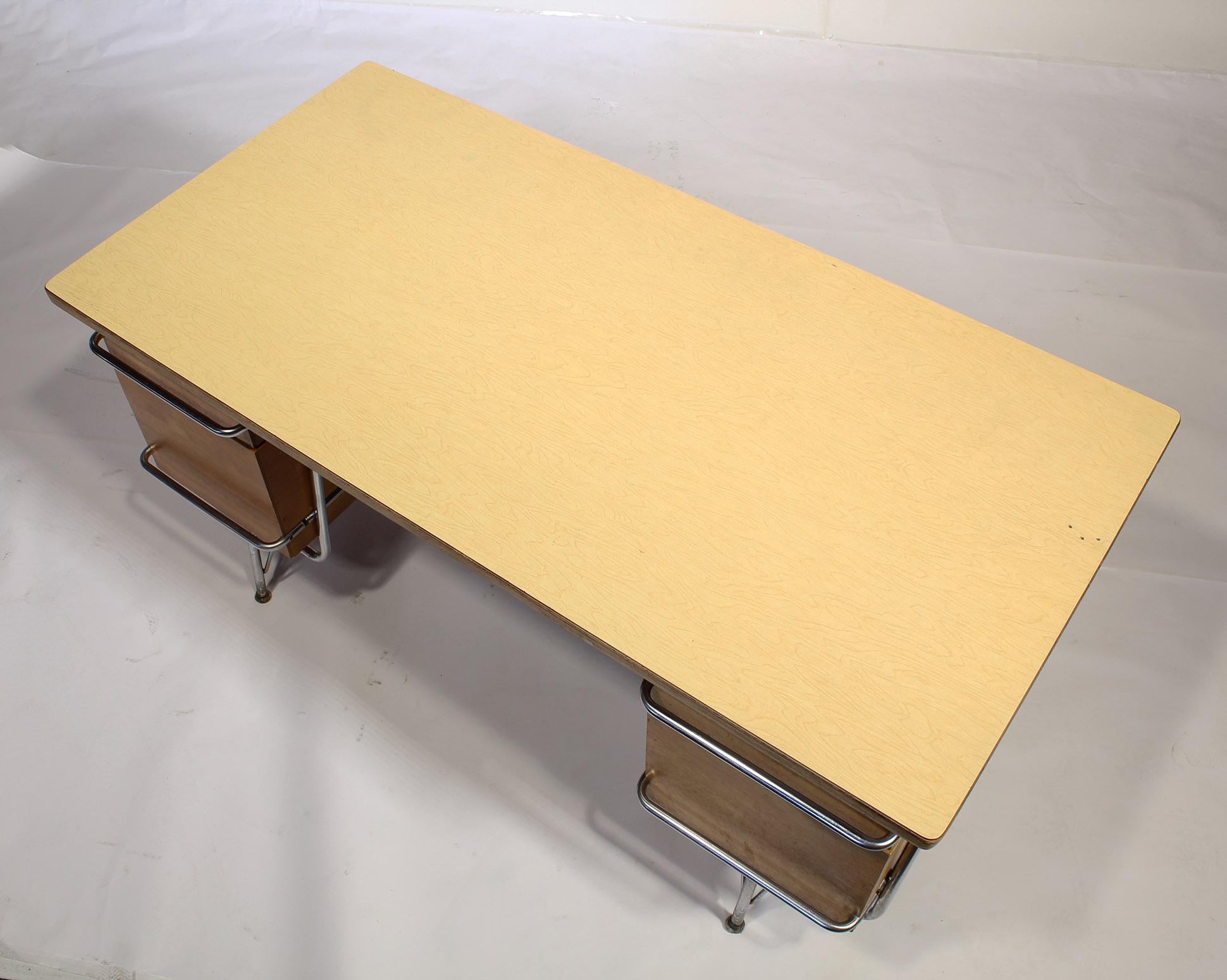 Mid-Century Modern Heywood-Wakefield Trimline Desk by KEM Weber 1950s 10