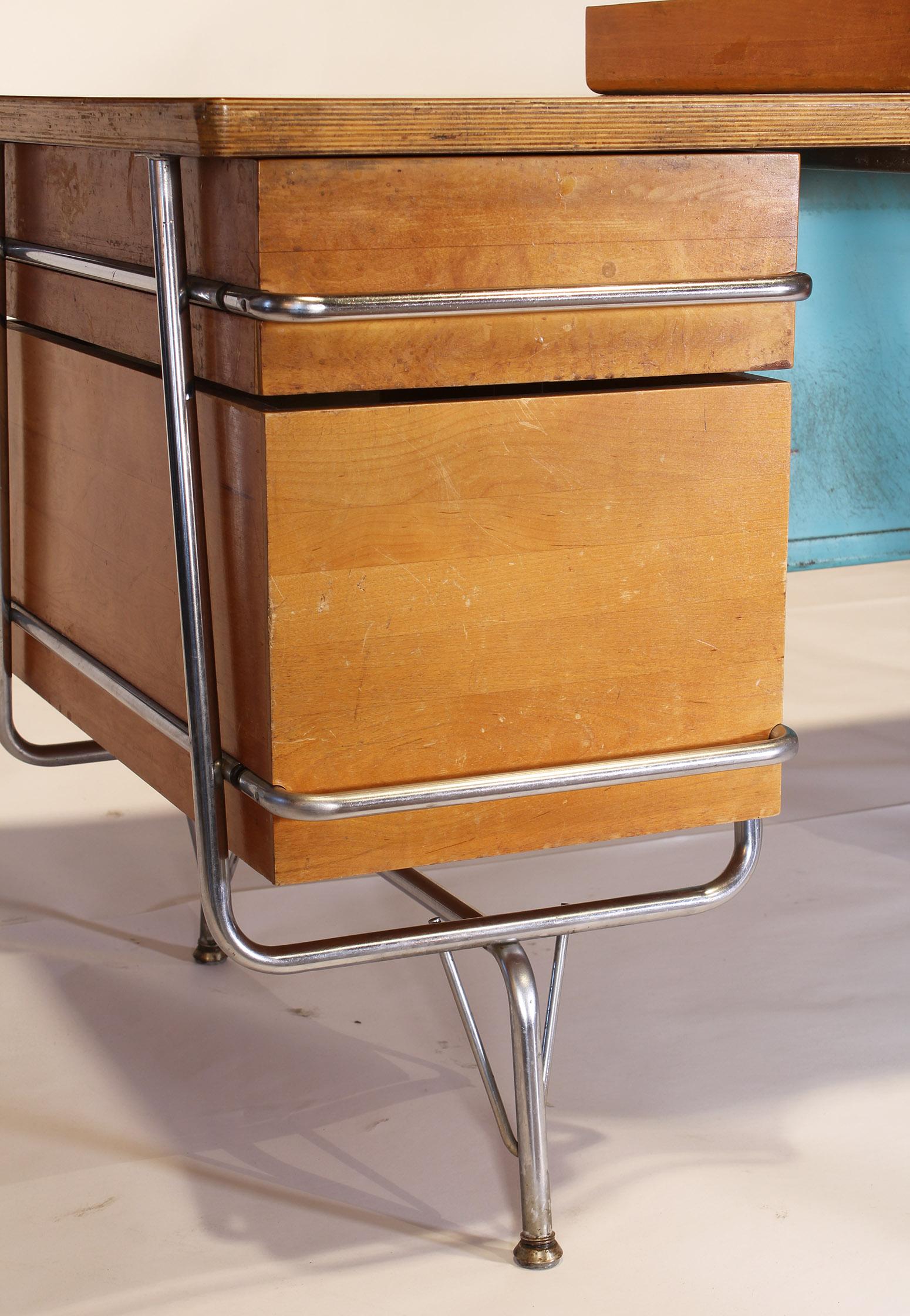 North American Mid-Century Modern Heywood-Wakefield Trimline Desk by KEM Weber 1950s