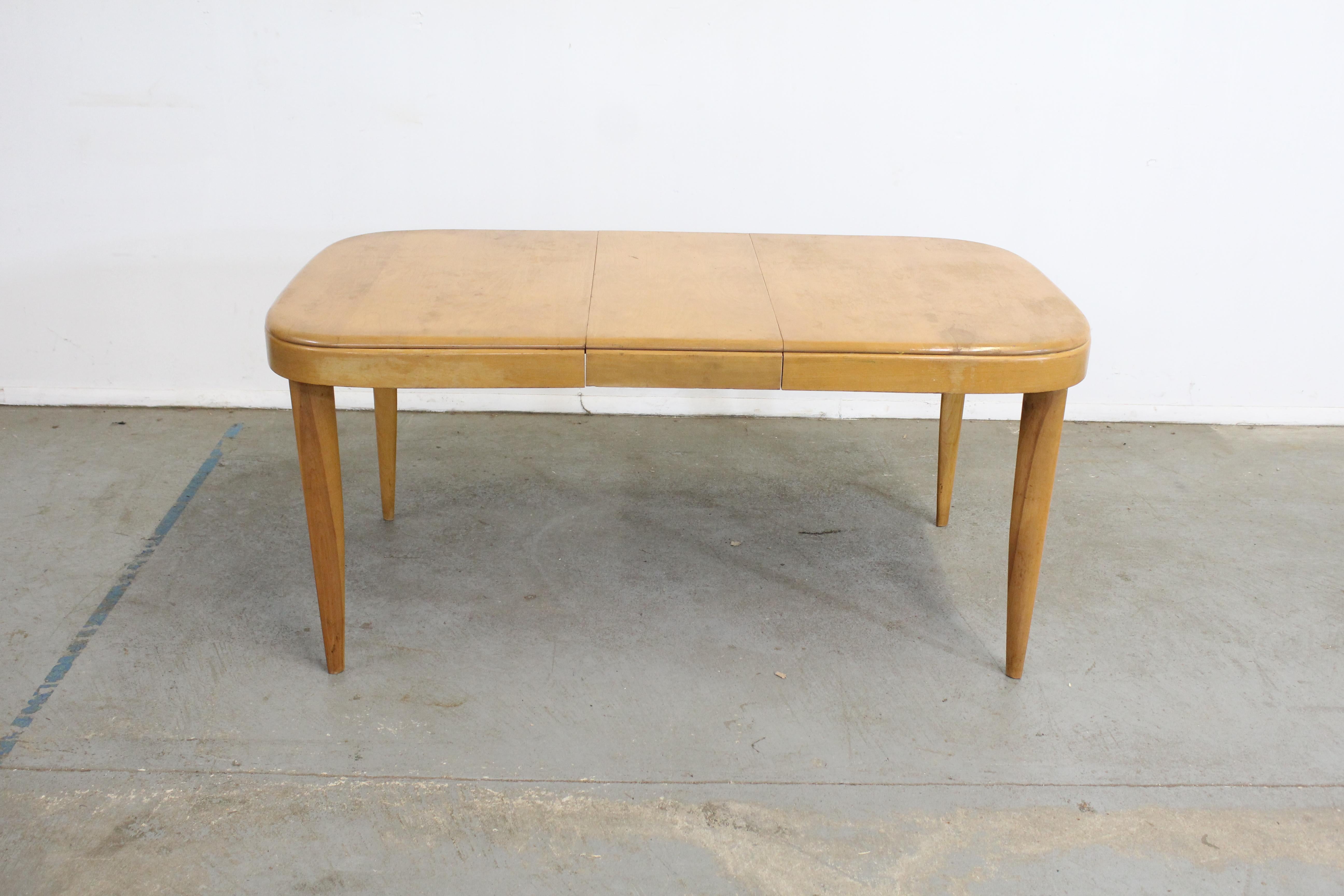 Mid-Century Modern Heywood Wakefield Champagne extendable dining table

Offered is a Mid-Century Modern Heywood Wakefield dining table. This is a great Mid Century table that has the look. One word describes this piece; 