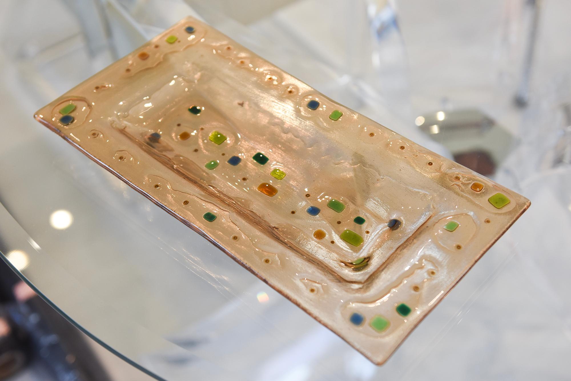 Bandeja oblonga de vidrio fundido, cuenco para servir, utensilio de bar, de mediados del siglo XX, firmado por Higgins Glass en venta 6