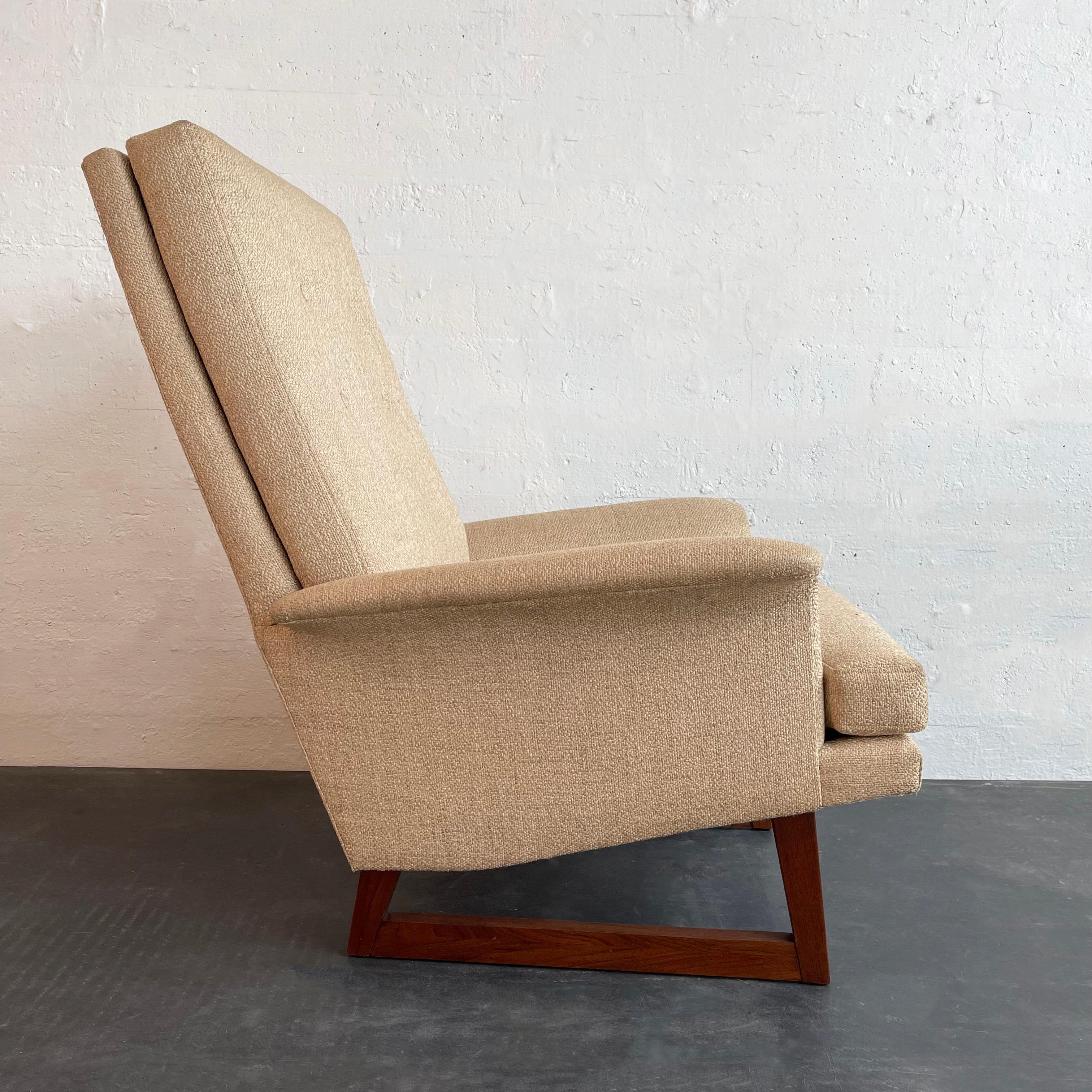 American Mid-Century Modern High Back Lounge Chair Attributed To Milo Baughman For Sale