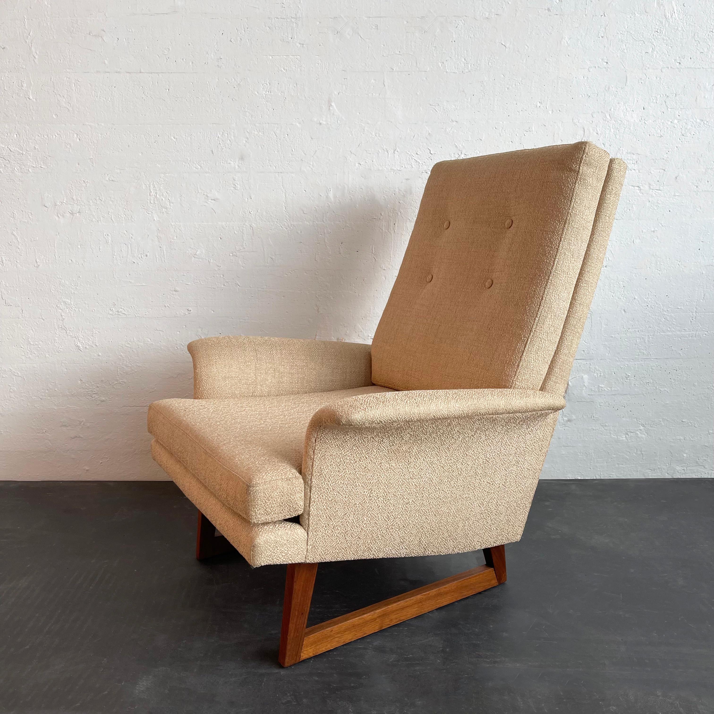 20th Century Mid-Century Modern High Back Lounge Chair Attributed To Milo Baughman For Sale