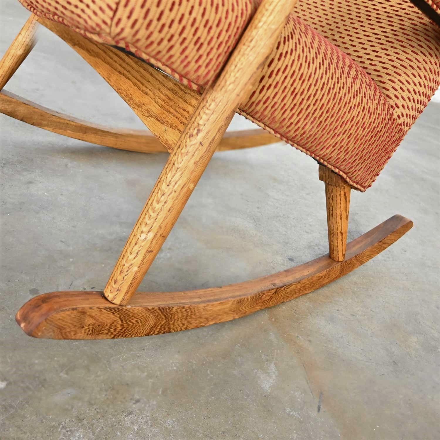 Mid-Century Modern High Back Rocker Rocking Chair (Stoff) im Angebot