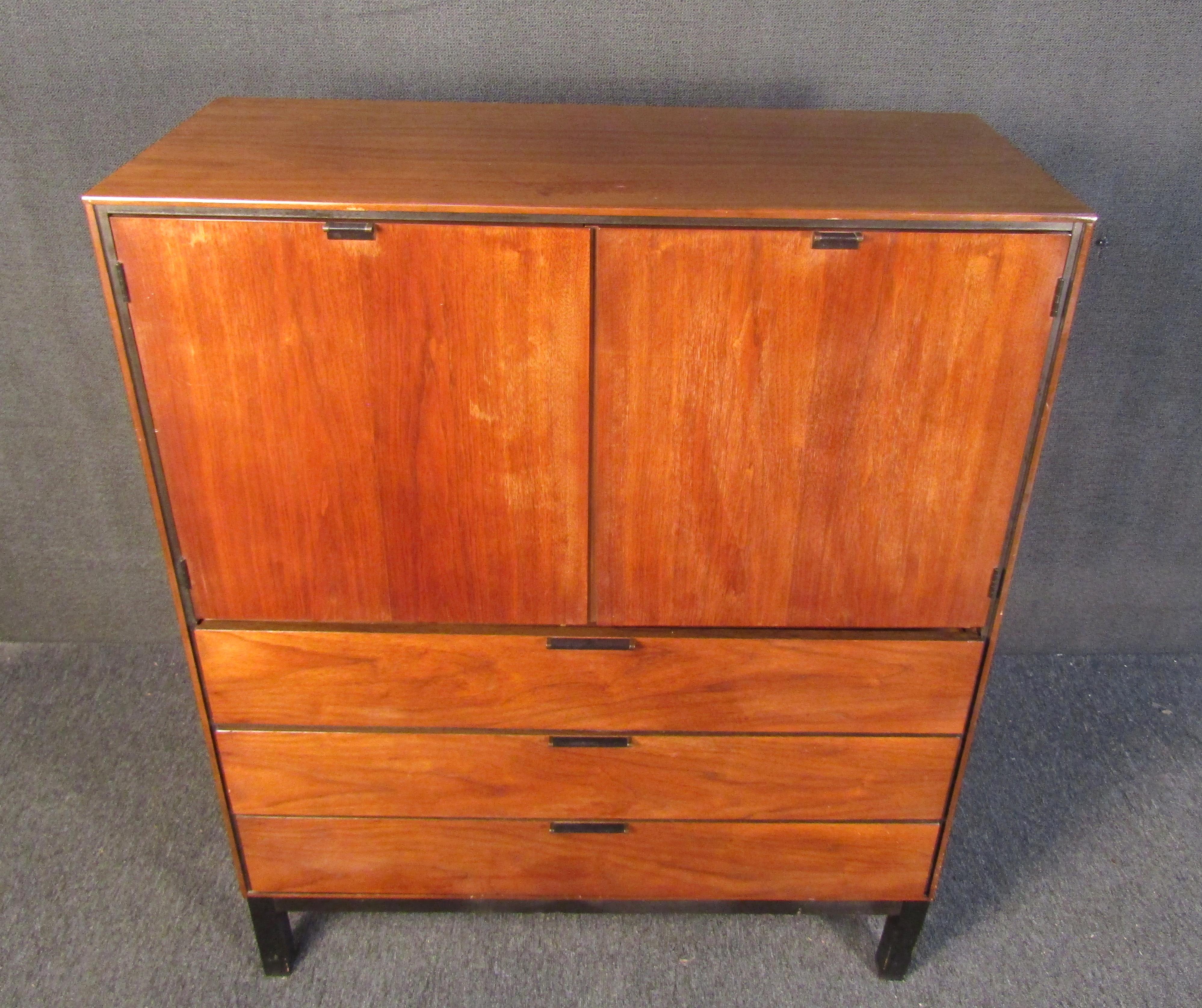 Mid-Century Modern High-Boy Dresser by Stanley In Good Condition For Sale In Brooklyn, NY