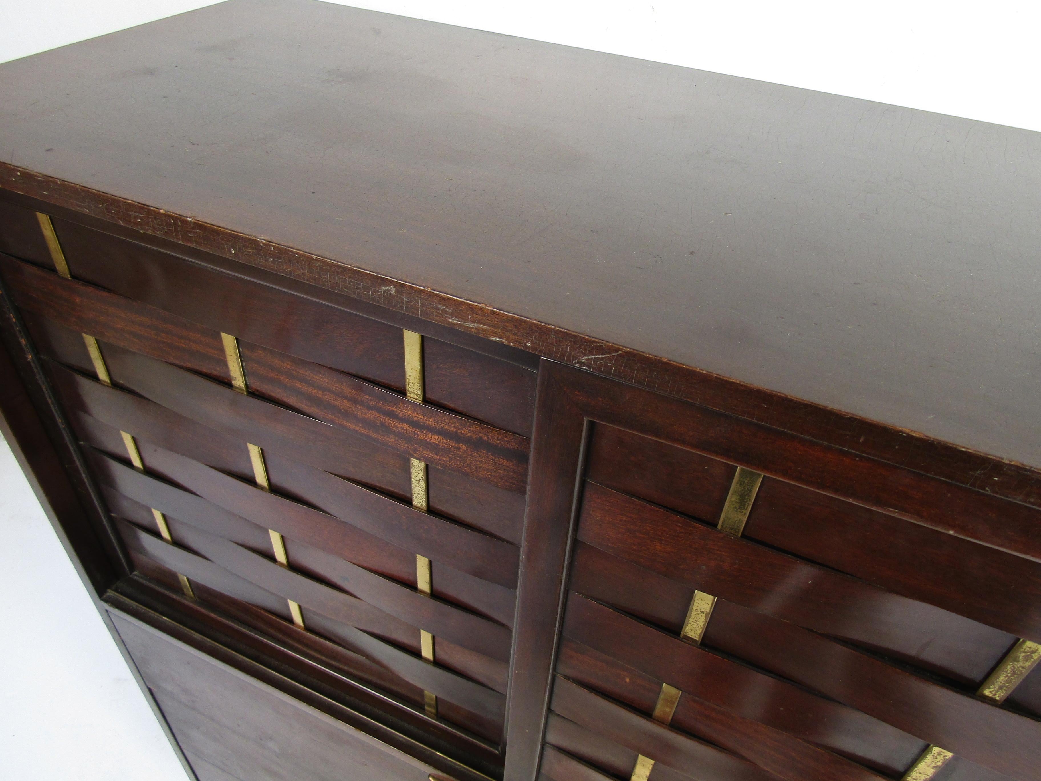 Mid-Century Dresser Designed by Harvey Probber For Sale 3