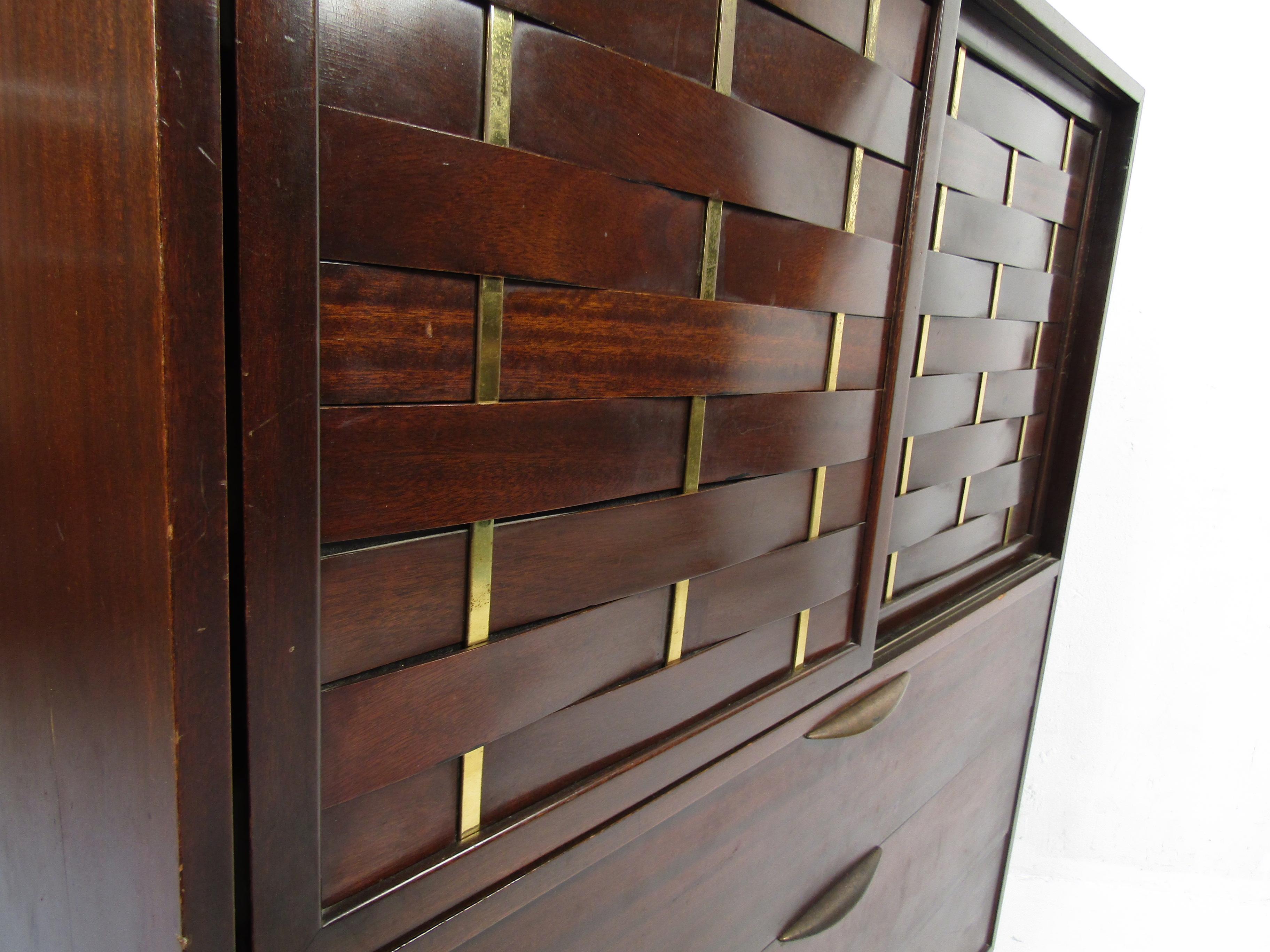 American Mid-Century Dresser Designed by Harvey Probber For Sale