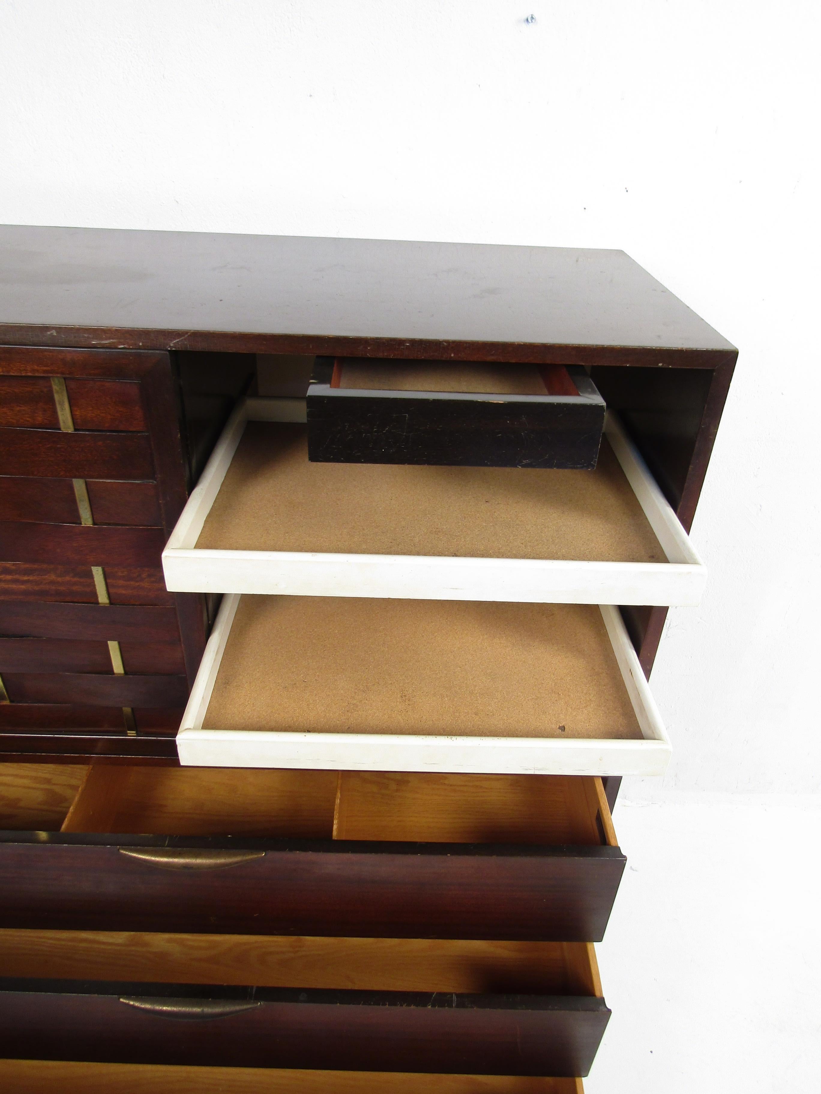20th Century Mid-Century Dresser Designed by Harvey Probber For Sale