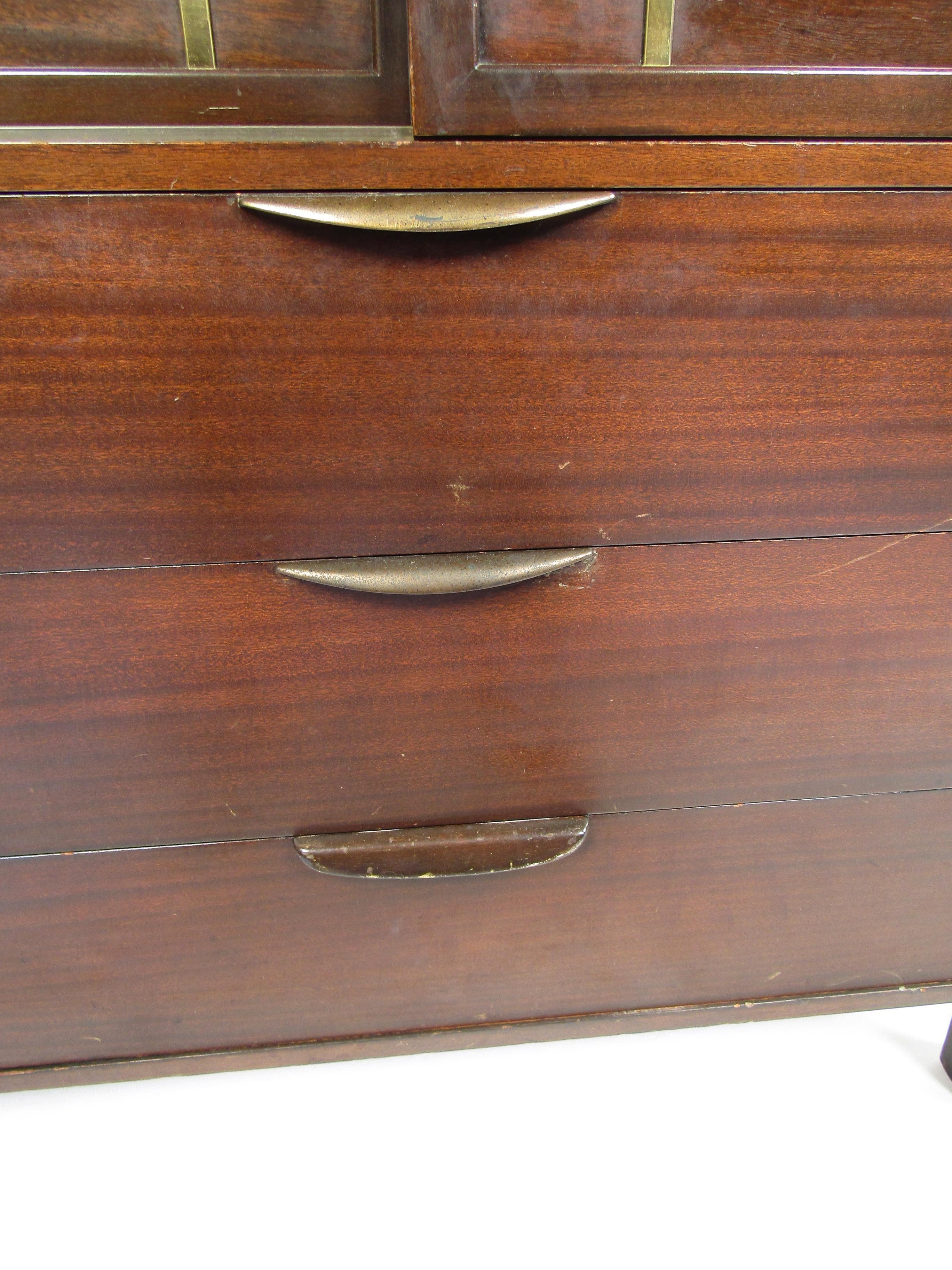 Mid-Century Dresser Designed by Harvey Probber For Sale 1