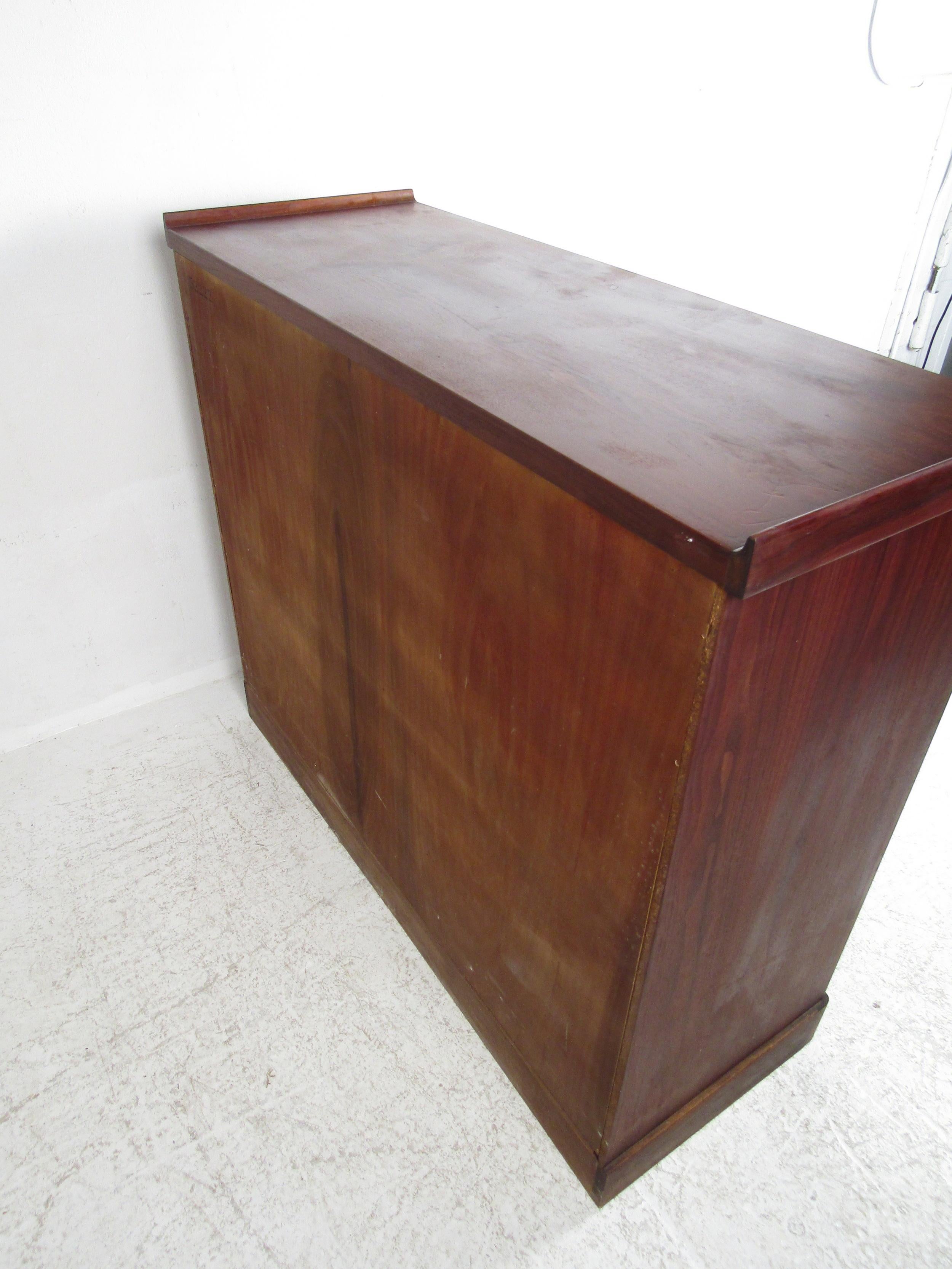 Mid-Century Modern High Dresser For Sale 6