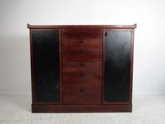 Cómoda alta moderna de mediados de siglo