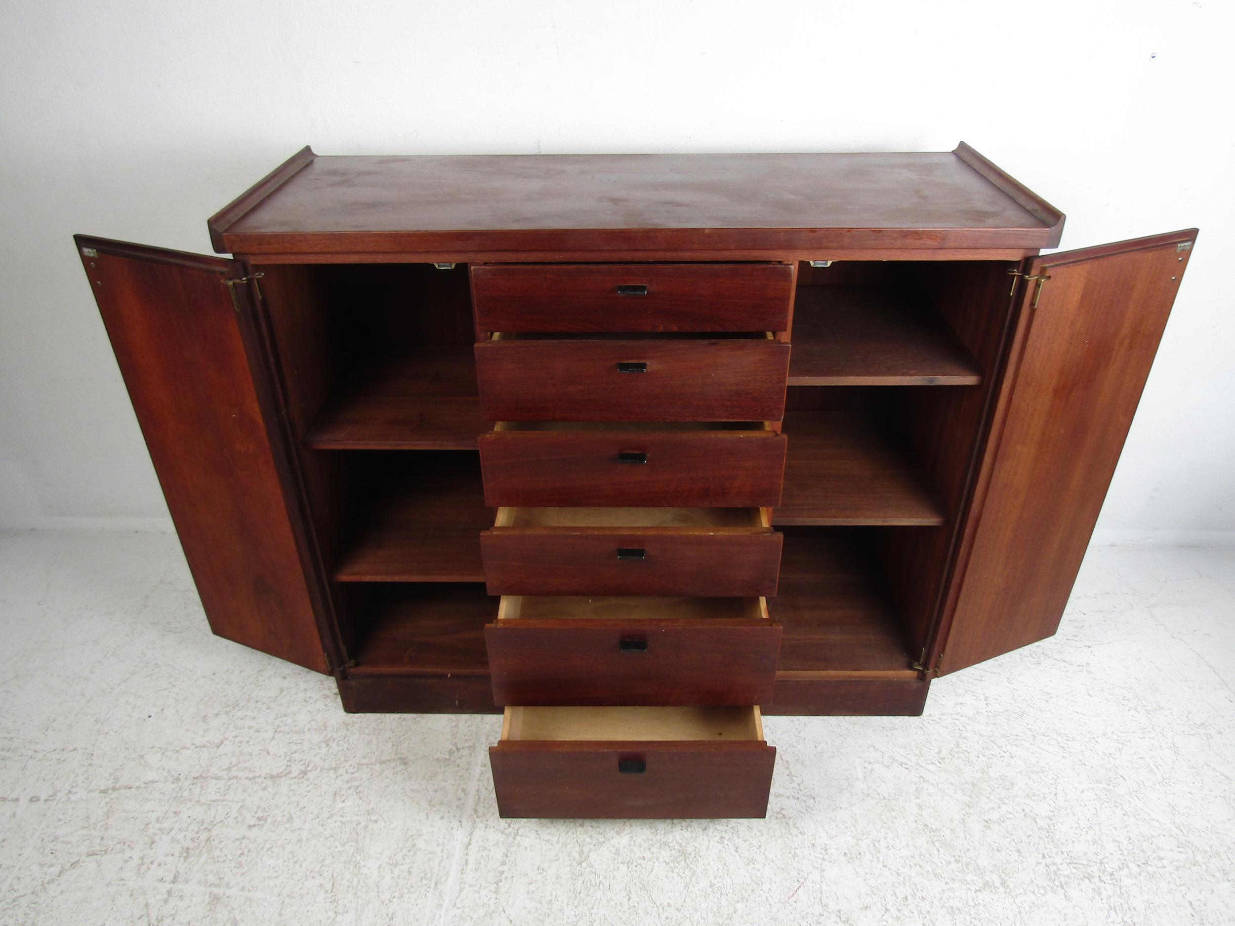 20th Century Mid-Century Modern High Dresser For Sale