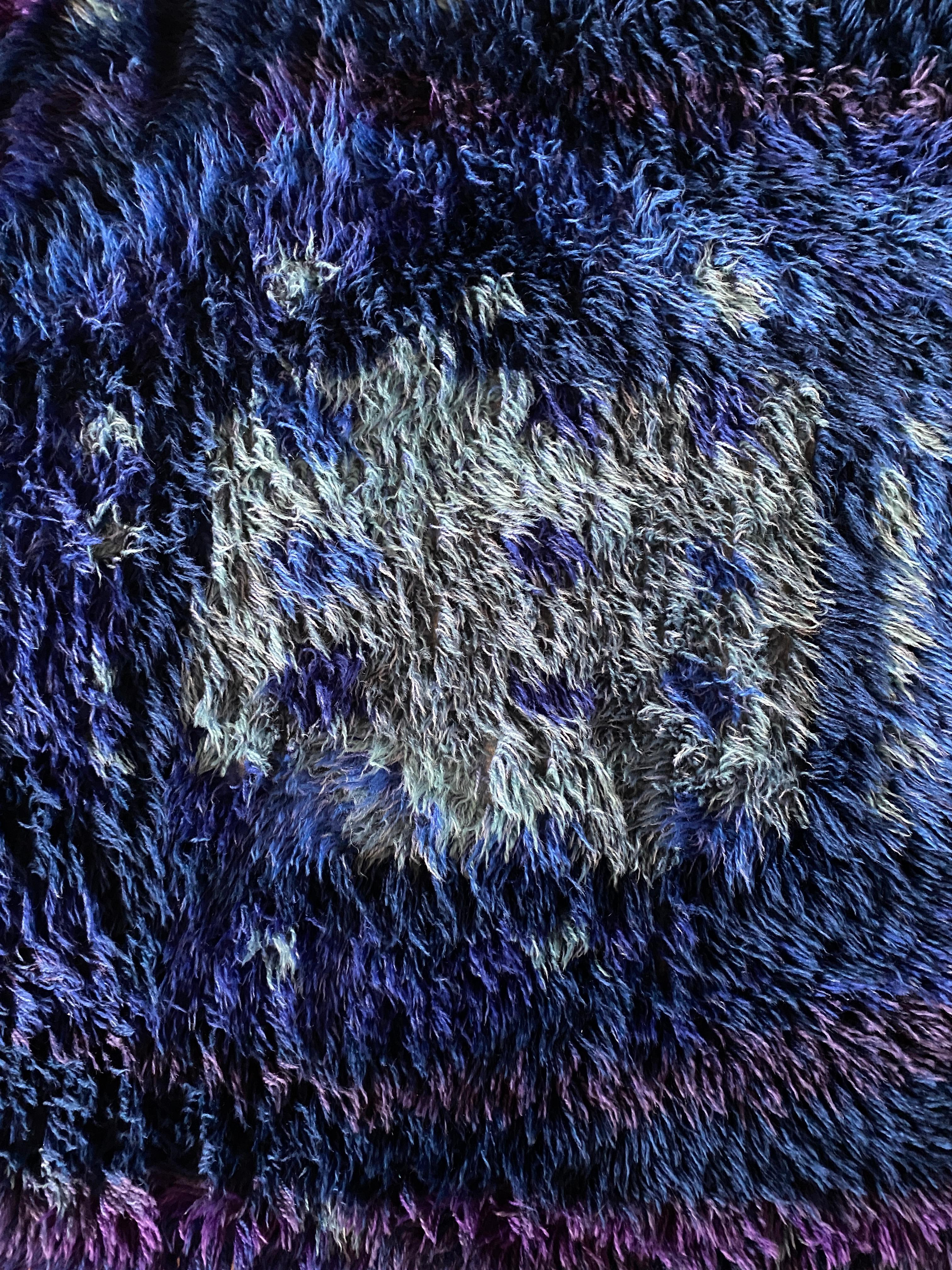 Hand-Knotted Mid-century Modern High Pile Blue and Violet Rya Rug, Sweden NIAB, Sweden, 1970. For Sale