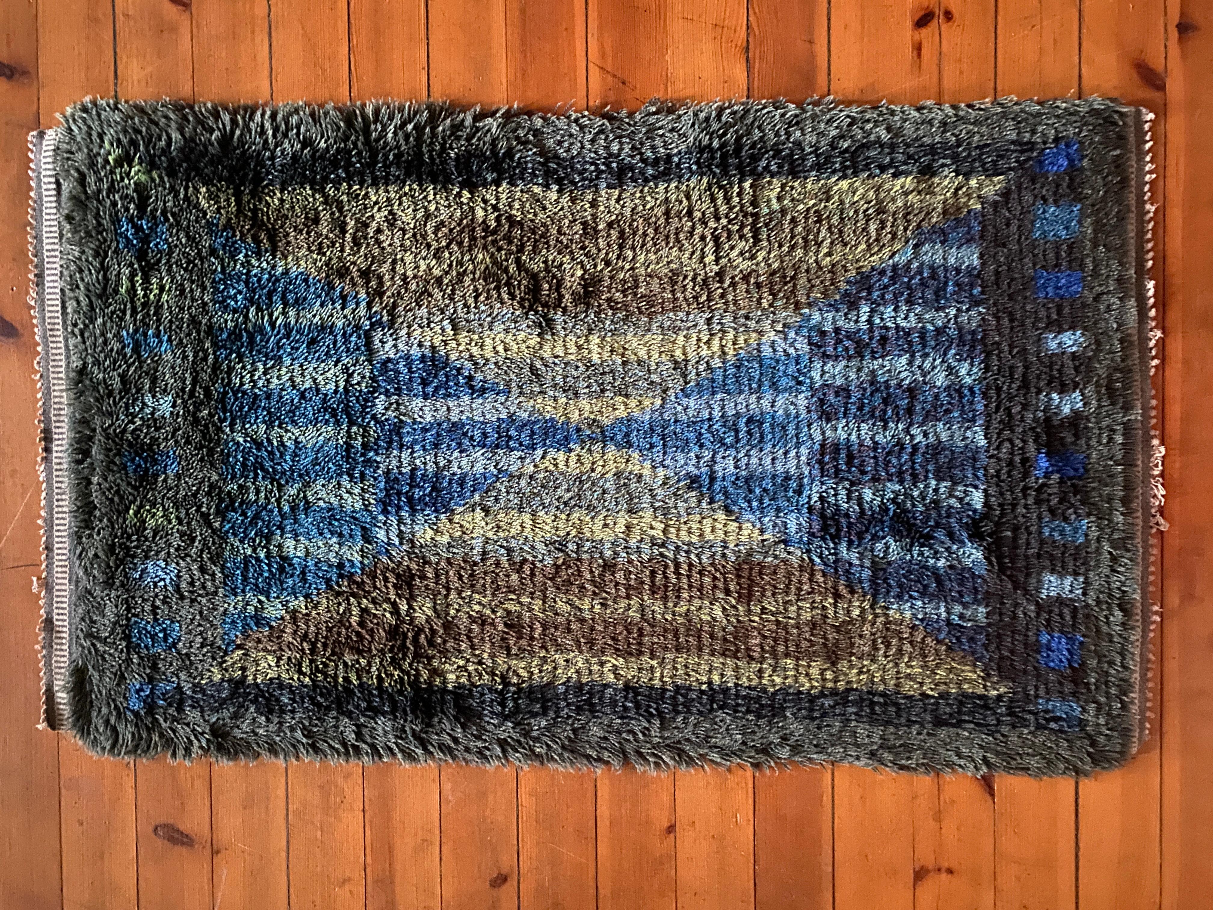 Scandinavian Modern Mid-century Modern High Pile Blue Triangle Stripe Rya Rug, Sweden, 1960s For Sale