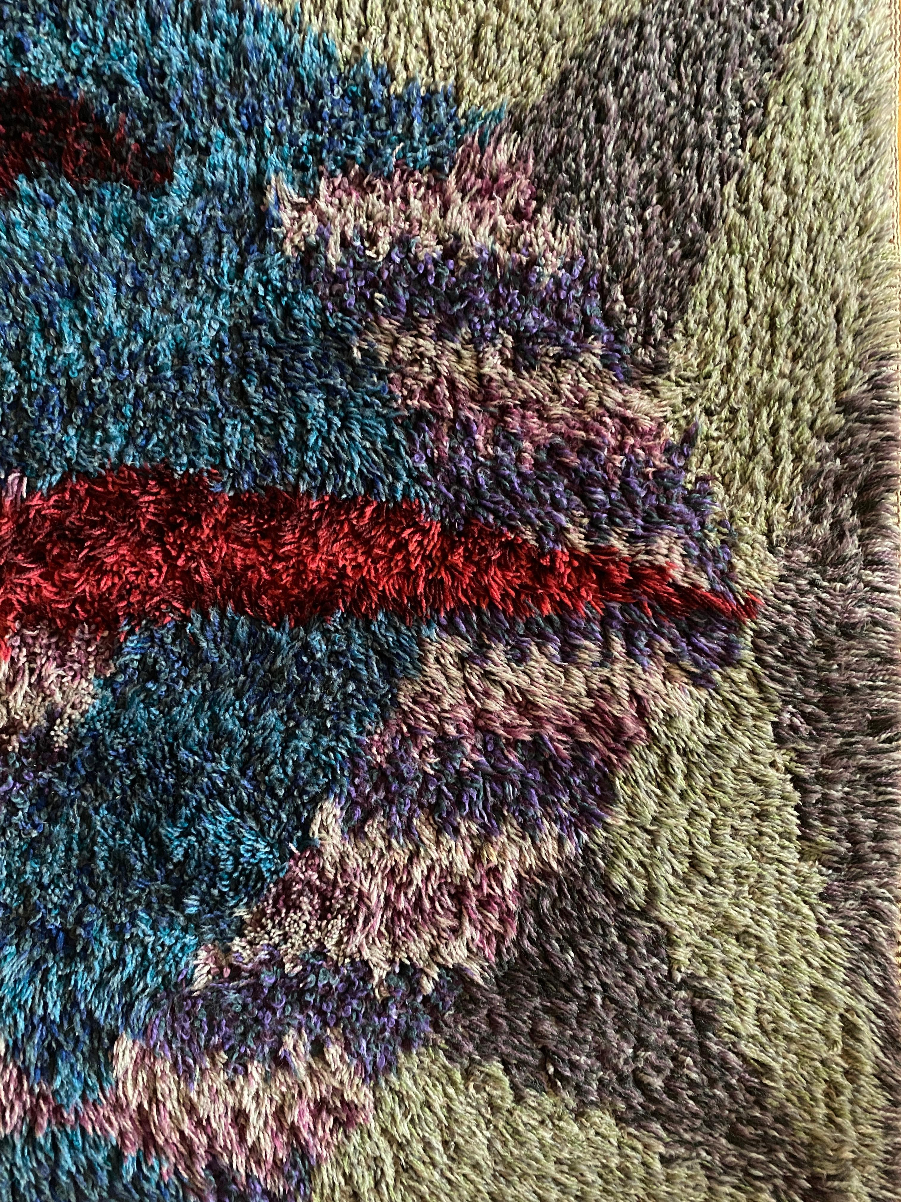 Mid-century Modern High Pile Wool Blue, Purple & Red Rya Rug, Sweden 1960s In Good Condition For Sale In Grythyttan, SE
