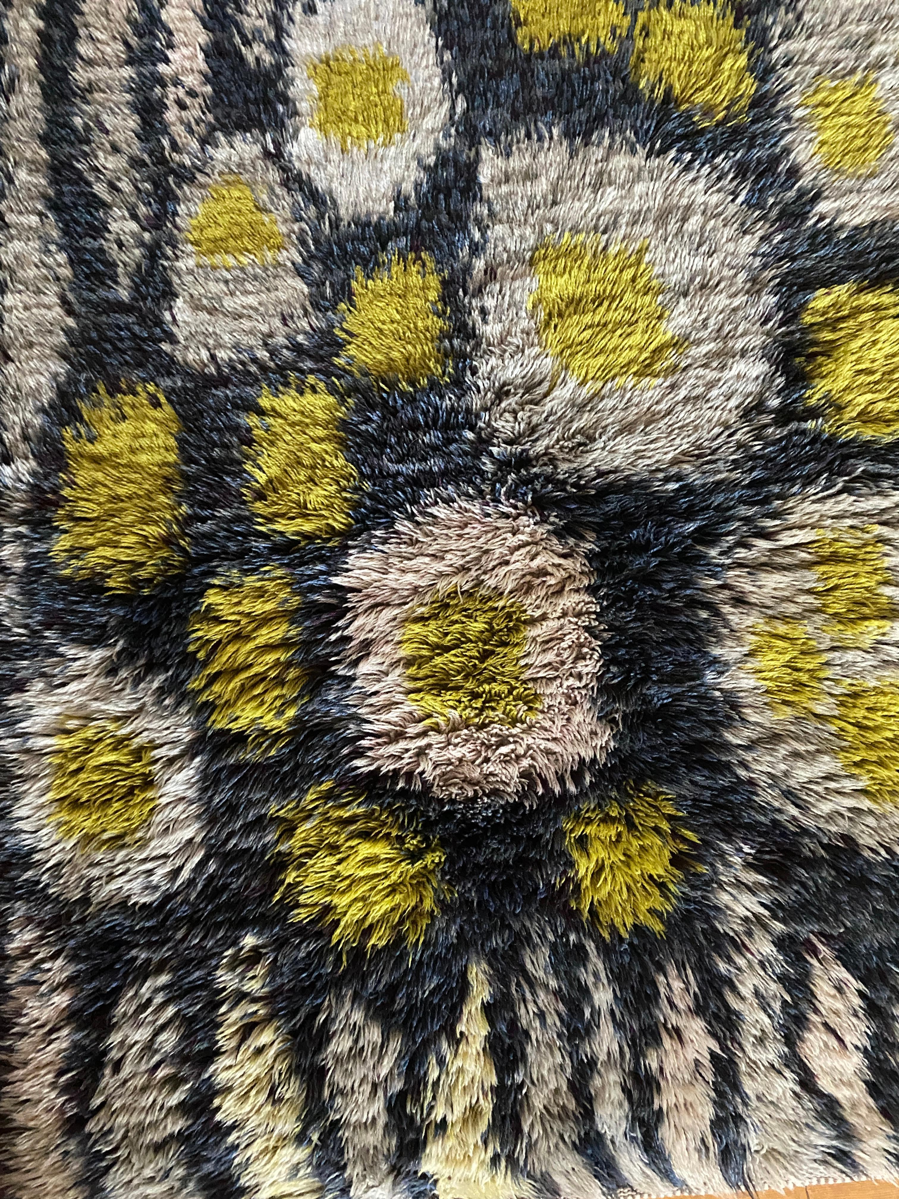 Mid-century Modern High Pile Wool Blue, Yellow & White Rya Rug, Sweden 1960s For Sale 3