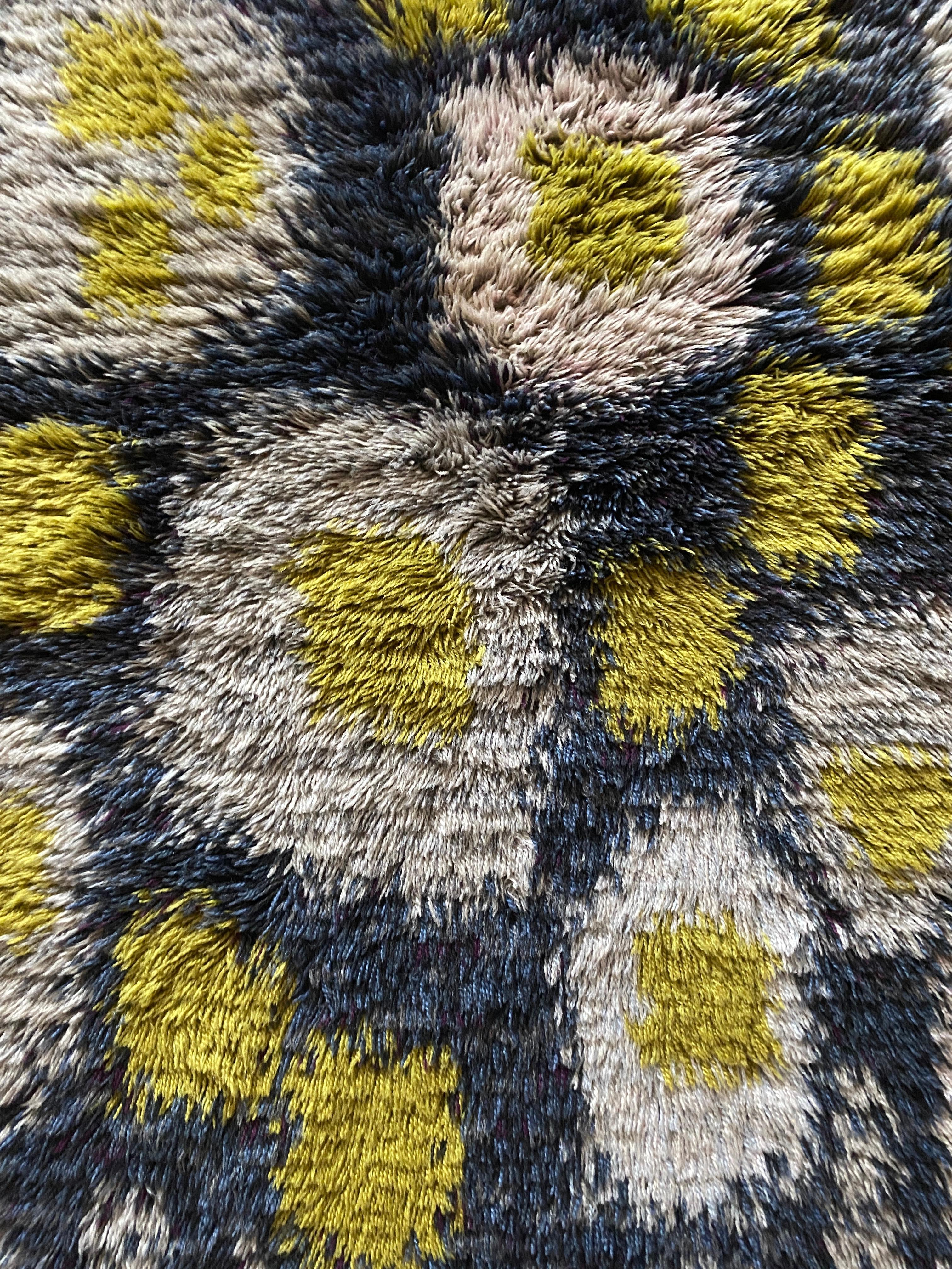 Mid-century Modern High Pile Wool Blue, Yellow & White Rya Rug, Sweden 1960s For Sale 1