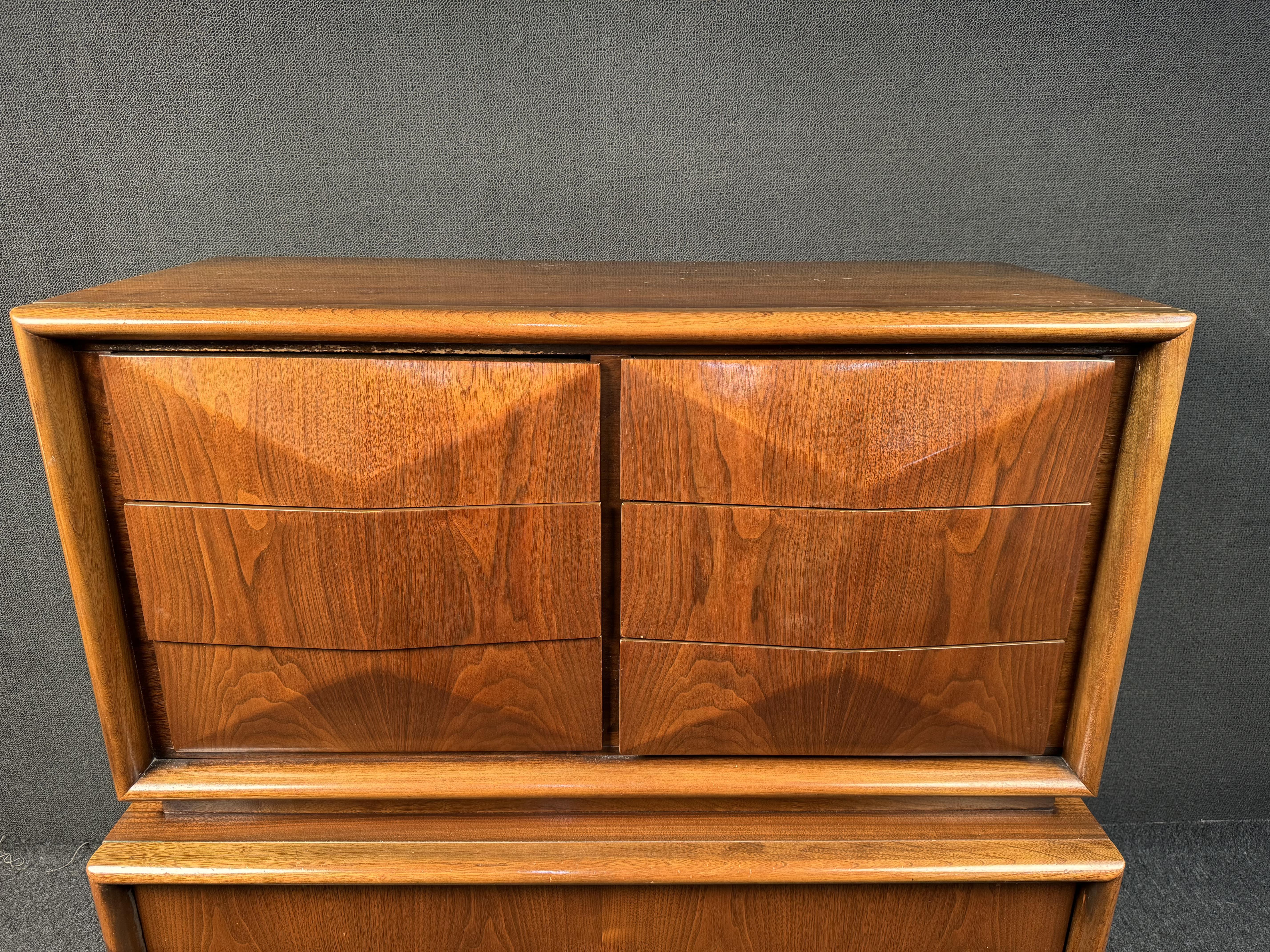 Mid-Century Modern Highboy by United Furniture In Good Condition In Brooklyn, NY