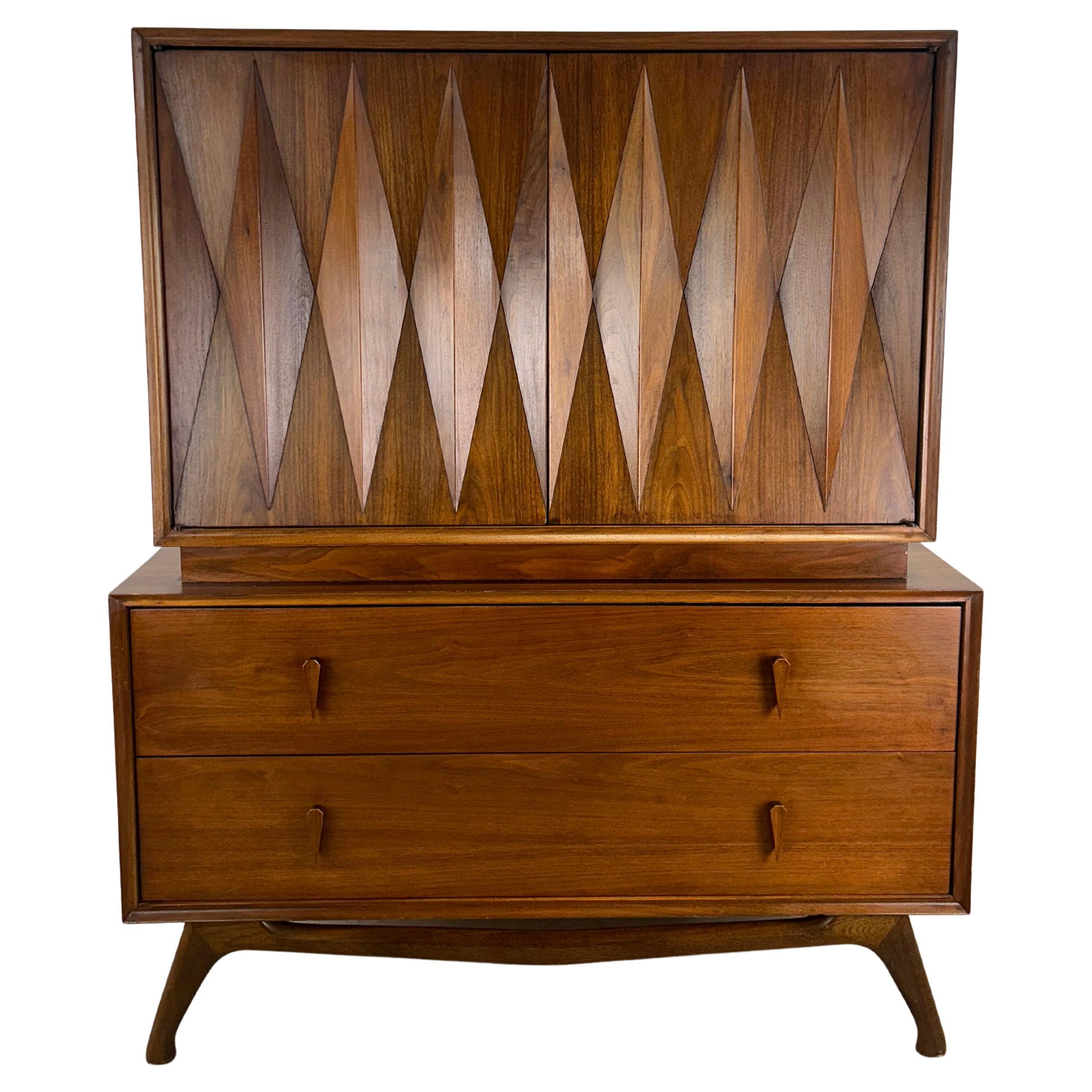 Commode haute moderne du milieu du siècle dernier par Albert Parvin pour American of Martinsville